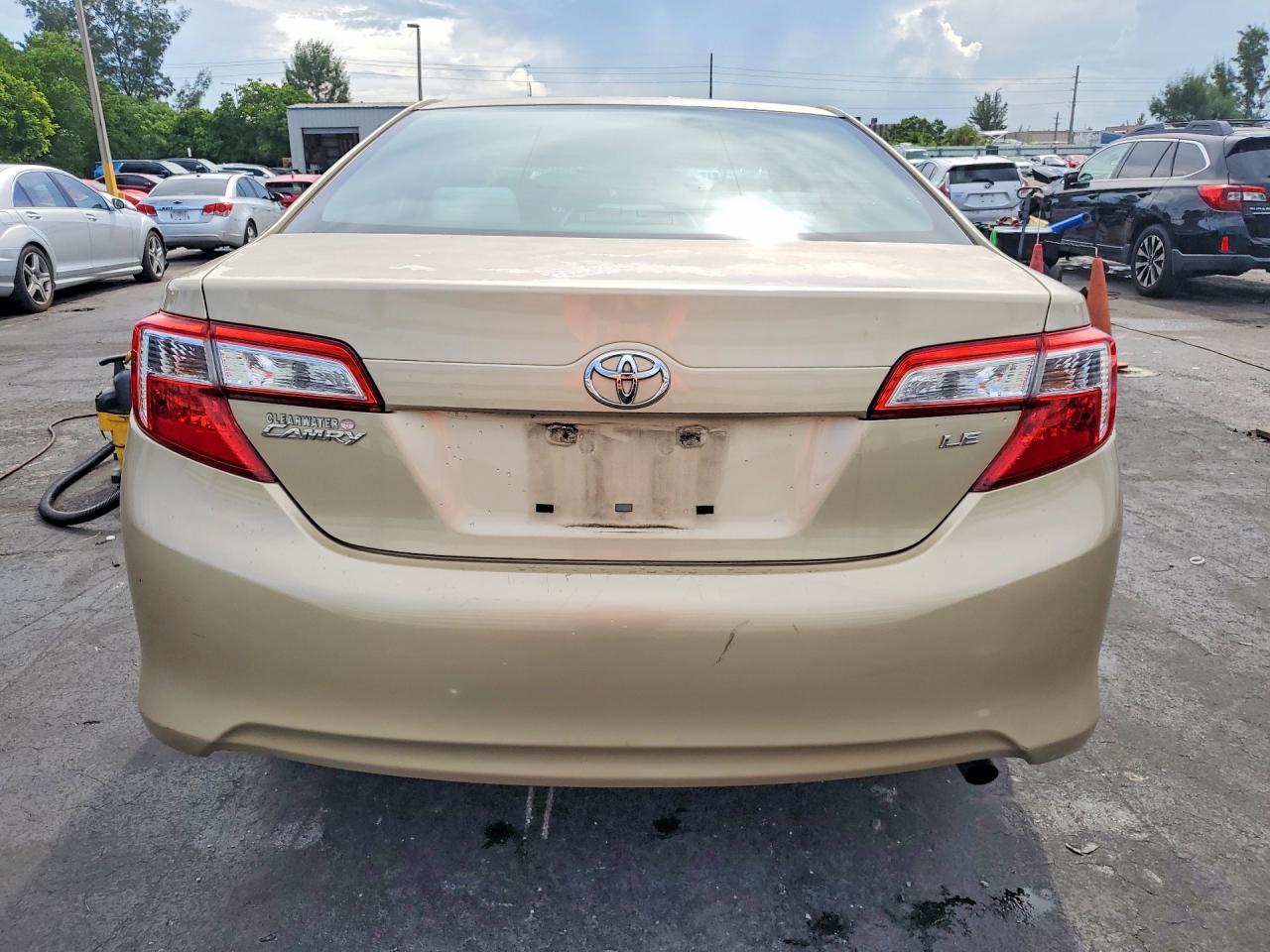 2012 Toyota Camry Le Gold vin: 4T1BF1FK3CU079940