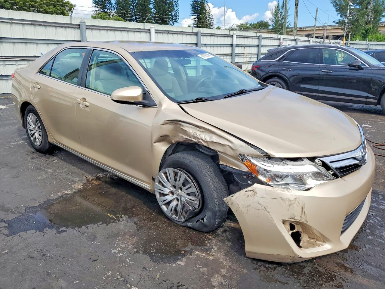 2012 Toyota Camry Le Gold vin: 4T1BF1FK3CU079940