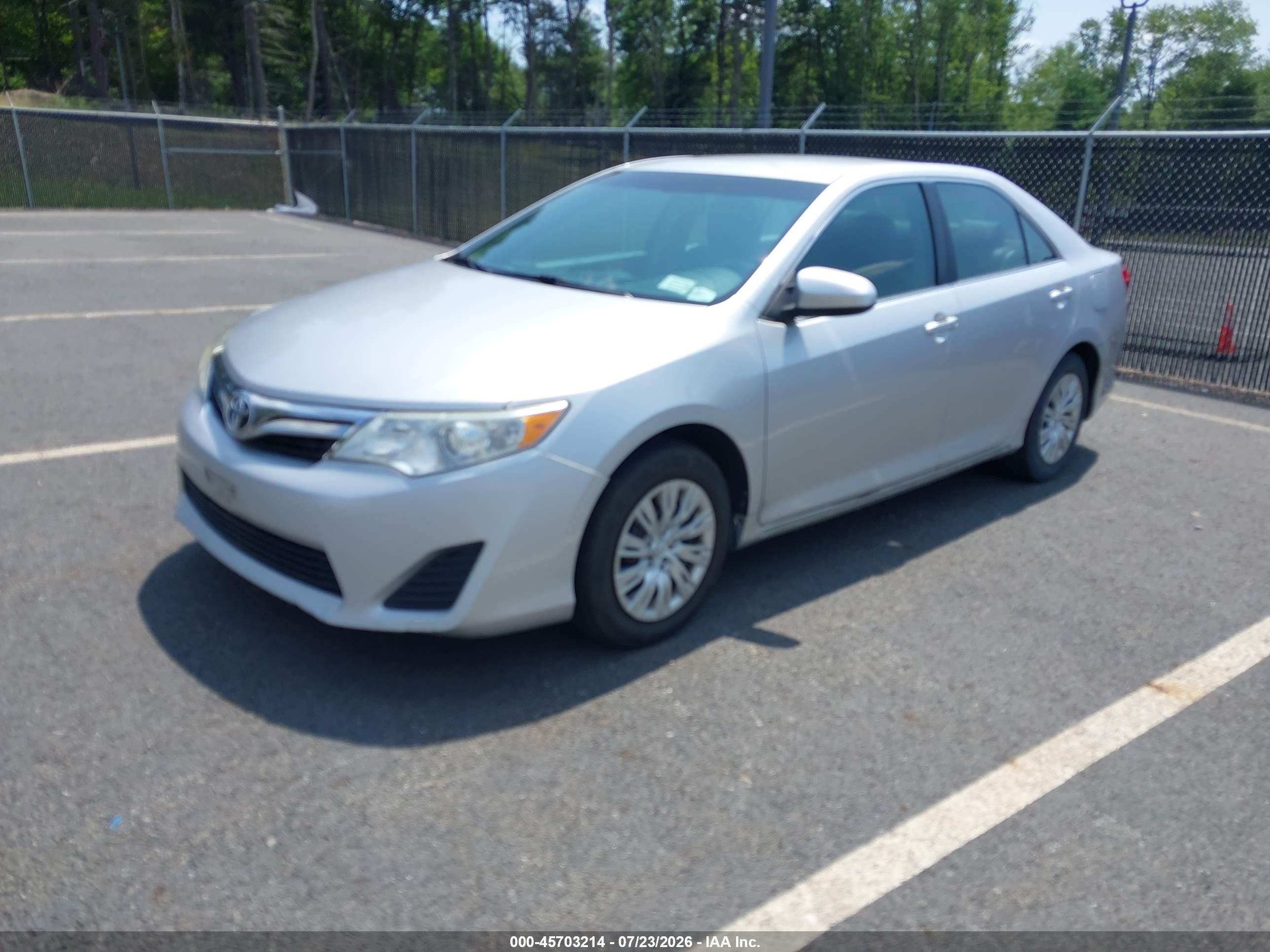 2012 Toyota Camry Le Серебряный vin: 4T1BF1FK3CU081798
