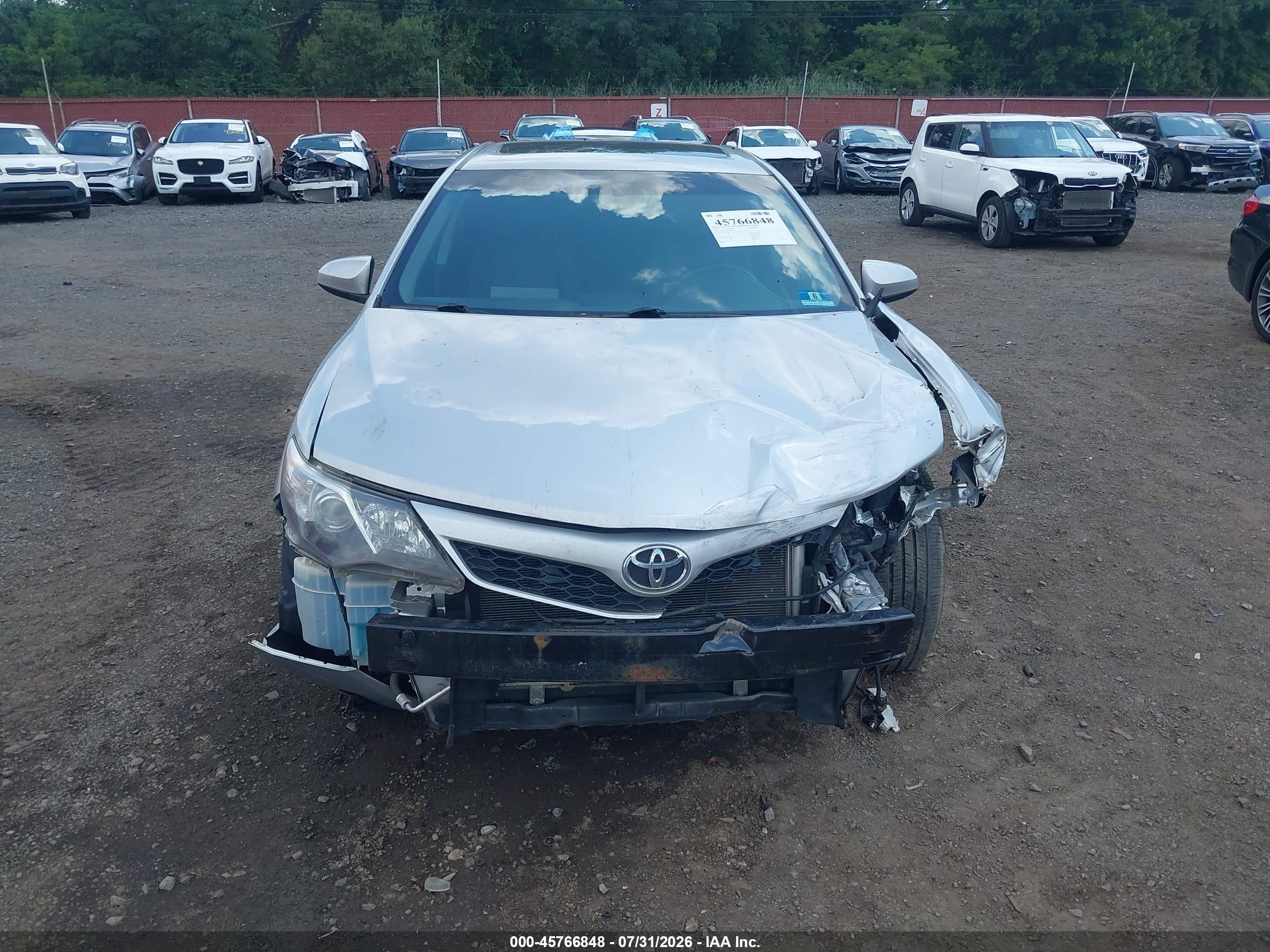 2012 Toyota Camry Se/le/xle Silver vin: 4T1BF1FK3CU120521