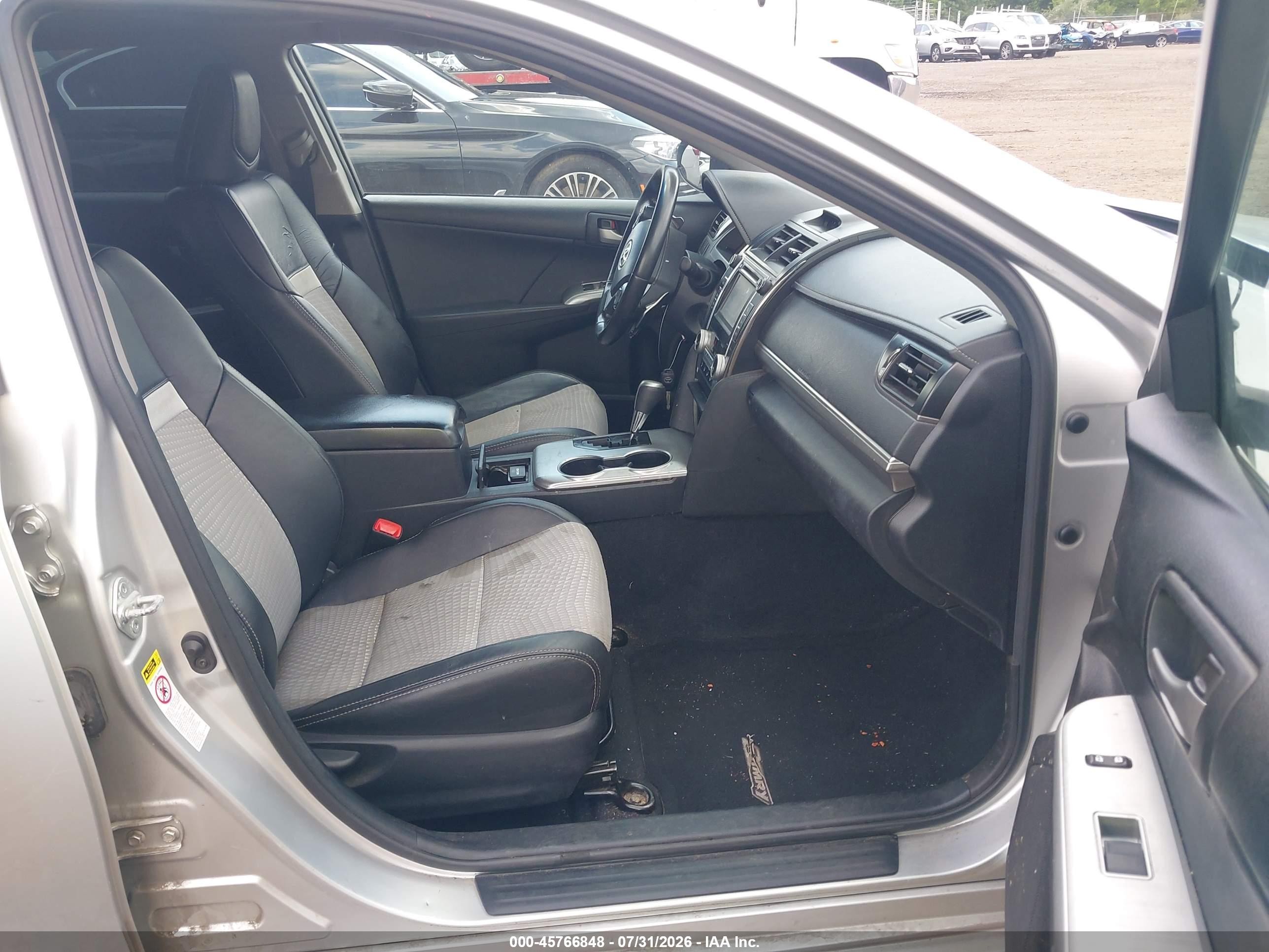 2012 Toyota Camry Se/le/xle Silver vin: 4T1BF1FK3CU120521