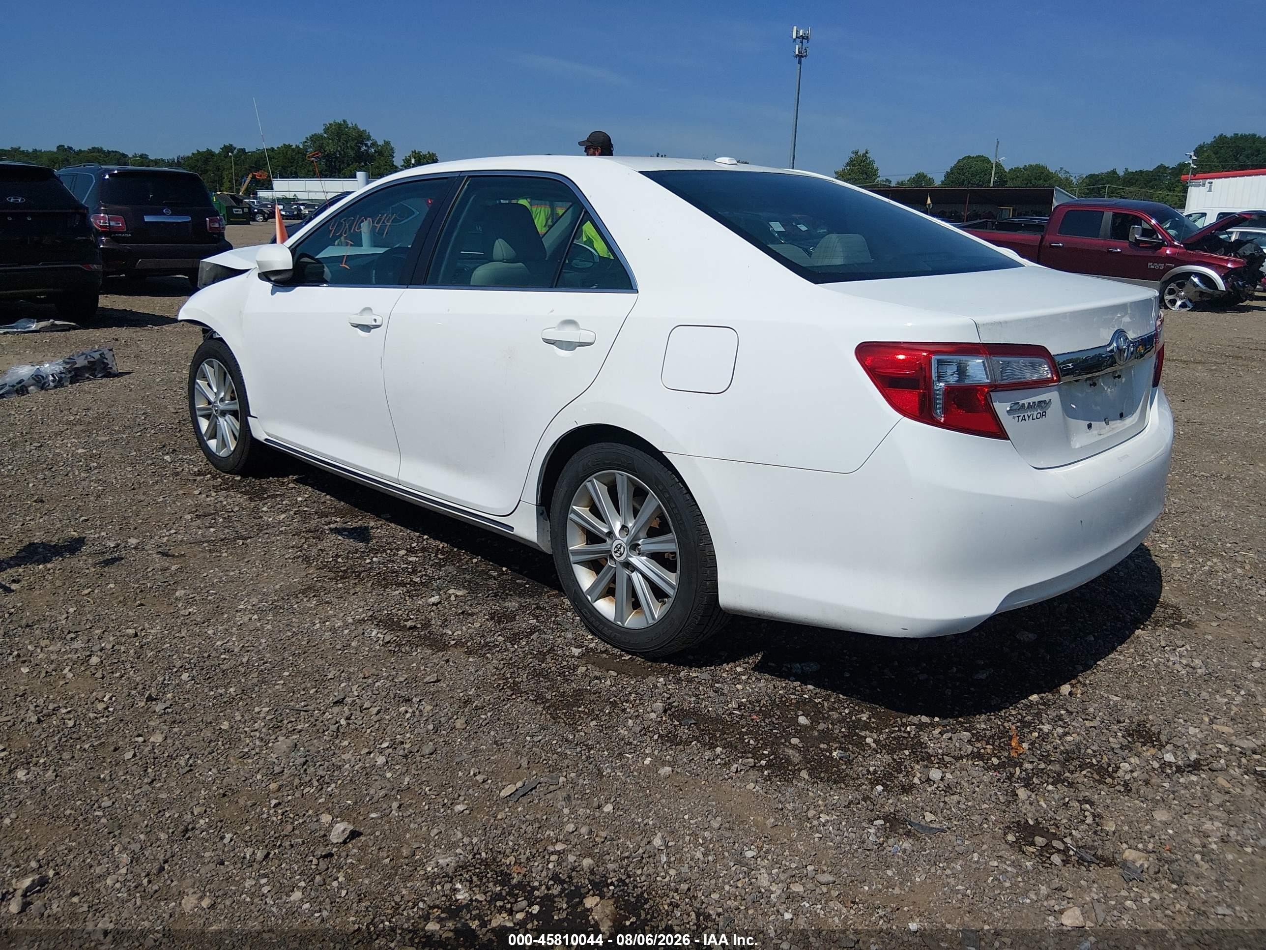 2012 Toyota Camry Xle White vin: 4T1BF1FK3CU138906