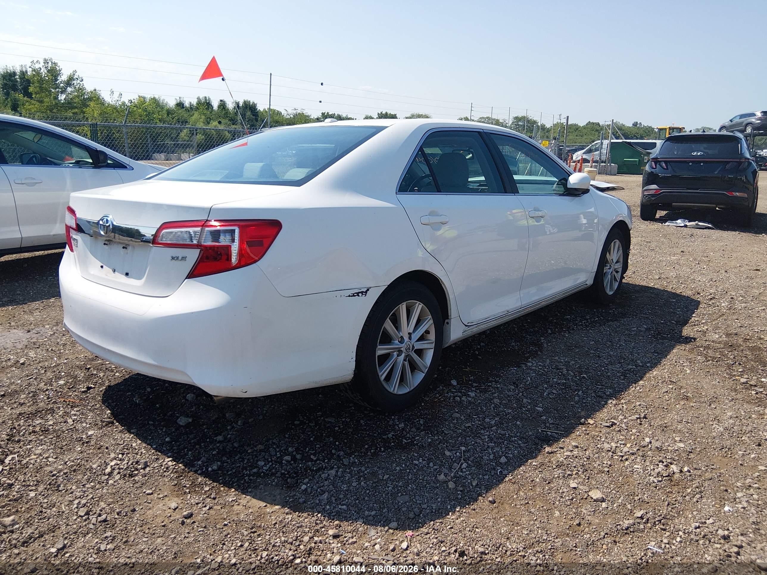 2012 Toyota Camry Xle White vin: 4T1BF1FK3CU138906