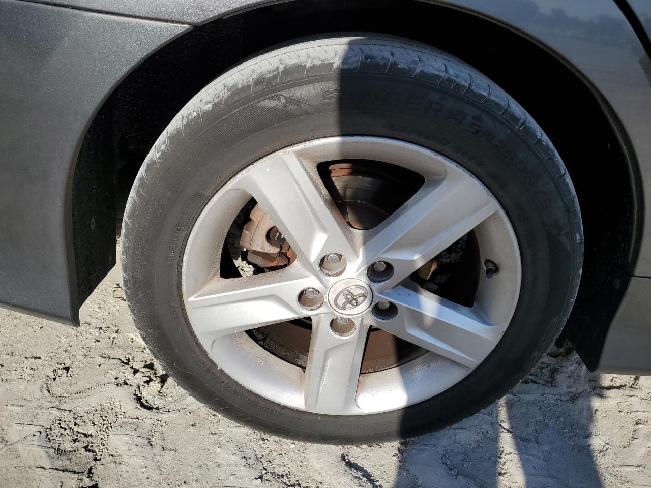 2012 Toyota Camry Se Gray vin: 4T1BF1FK3CU165068 Damage: Right Rear Wheel, Curb Rash, > 12 Inches