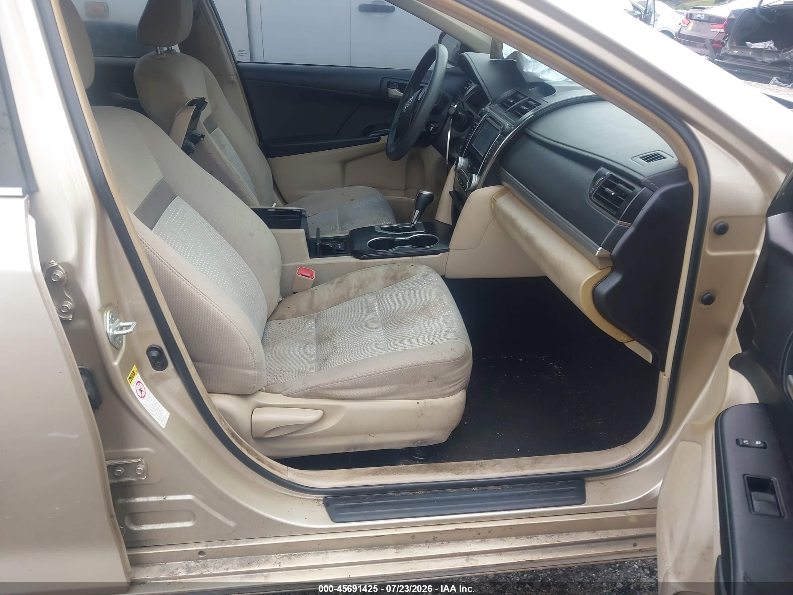 2012 Toyota Camry Le Tan vin: 4T1BF1FK3CU168830