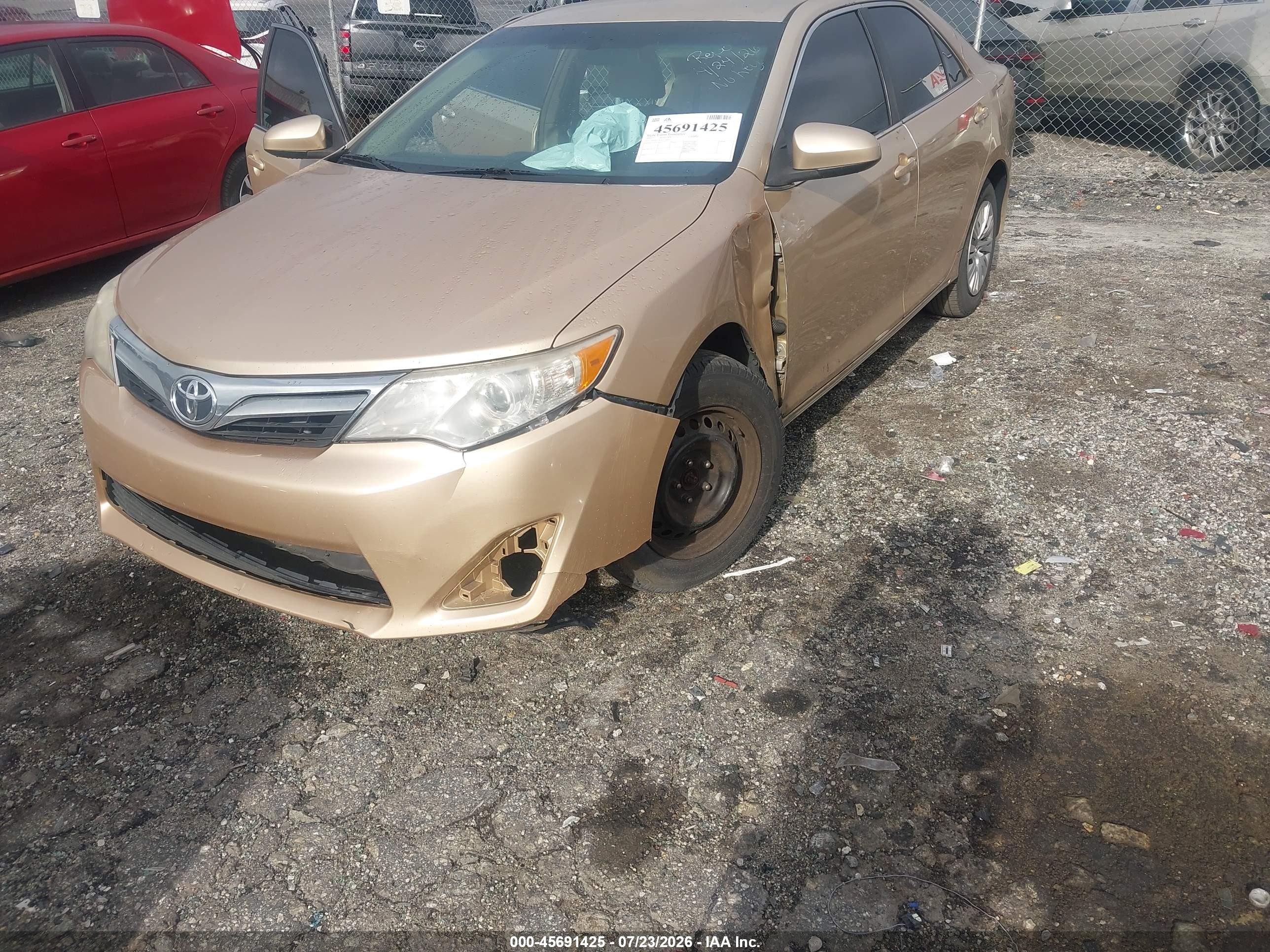 2012 Toyota Camry Le Tan vin: 4T1BF1FK3CU168830