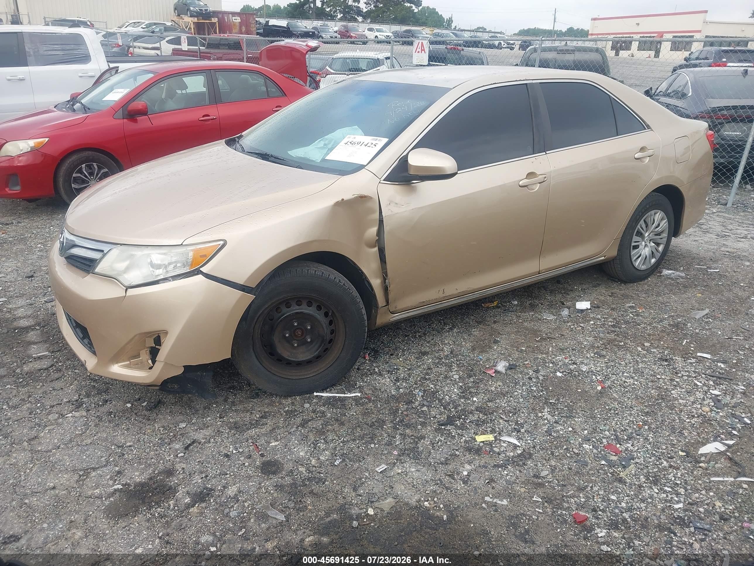 2012 Toyota Camry Le Tan vin: 4T1BF1FK3CU168830