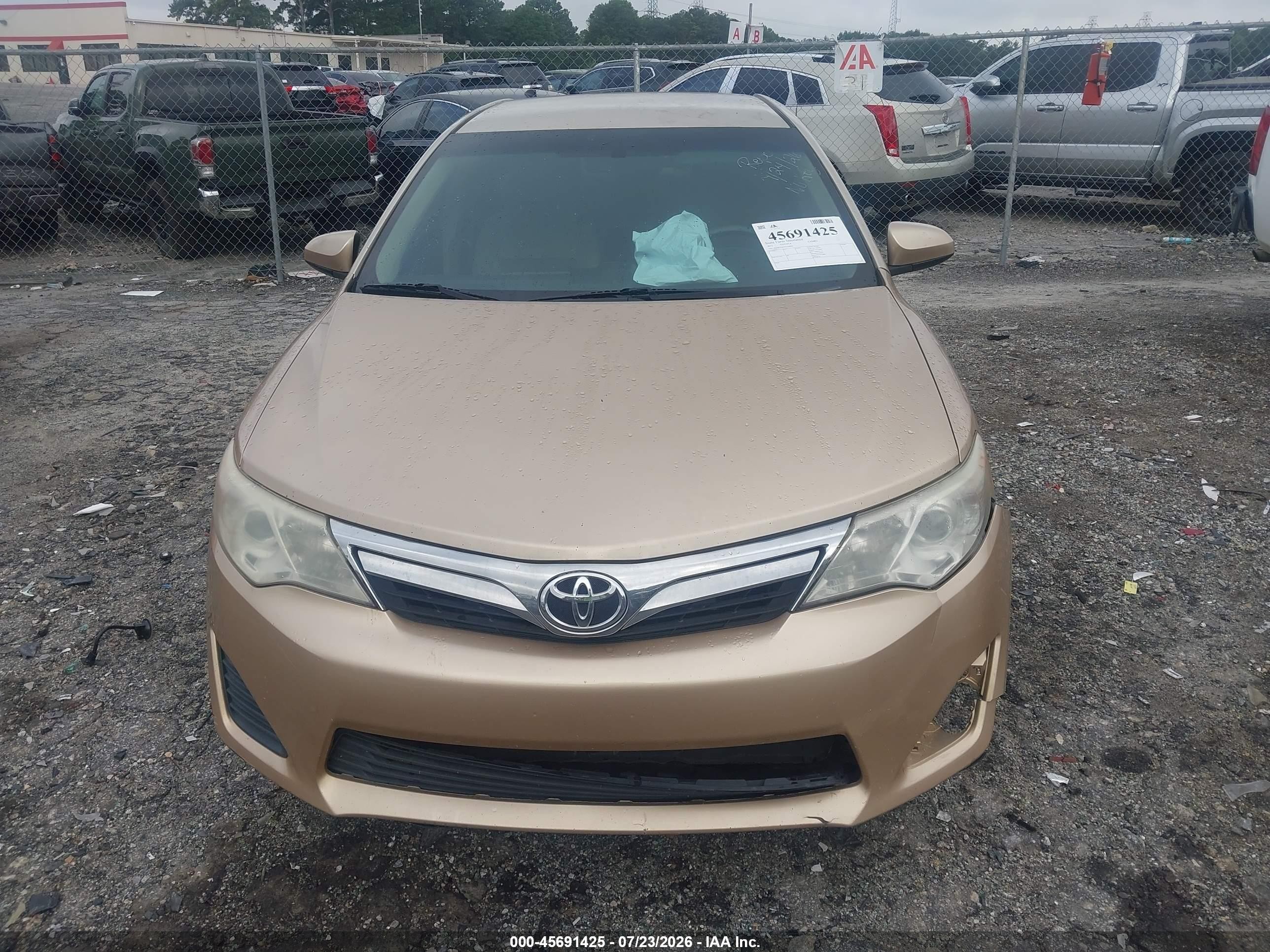 2012 Toyota Camry Le Tan vin: 4T1BF1FK3CU168830