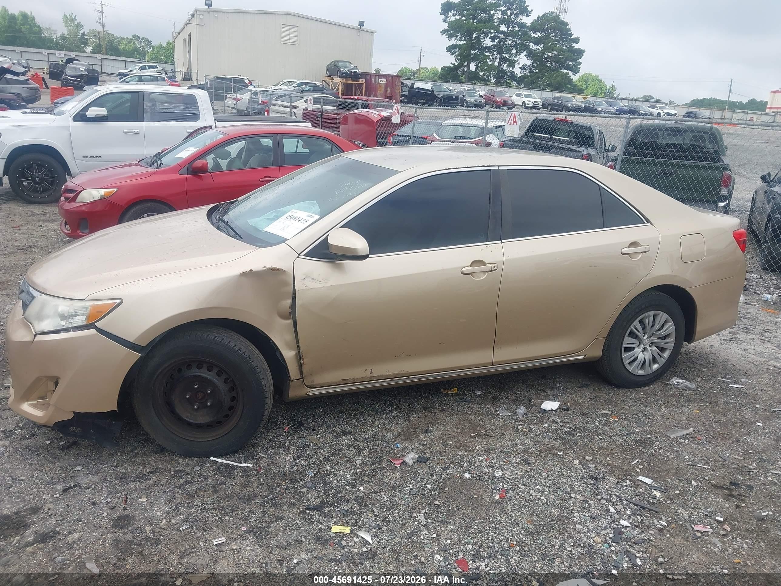2012 Toyota Camry Le Tan vin: 4T1BF1FK3CU168830