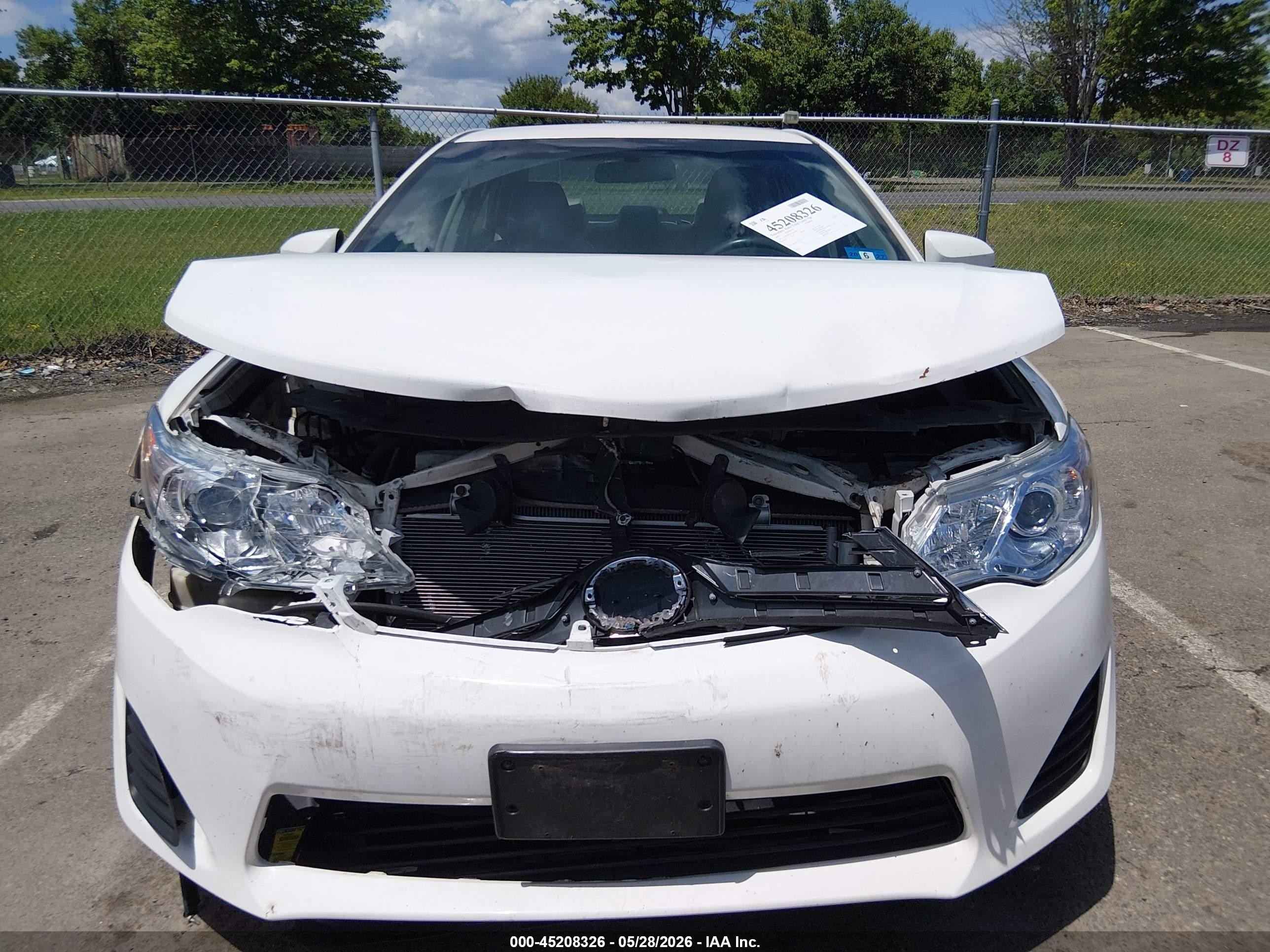 2012 Toyota Camry Le White vin: 4T1BF1FK3CU518764