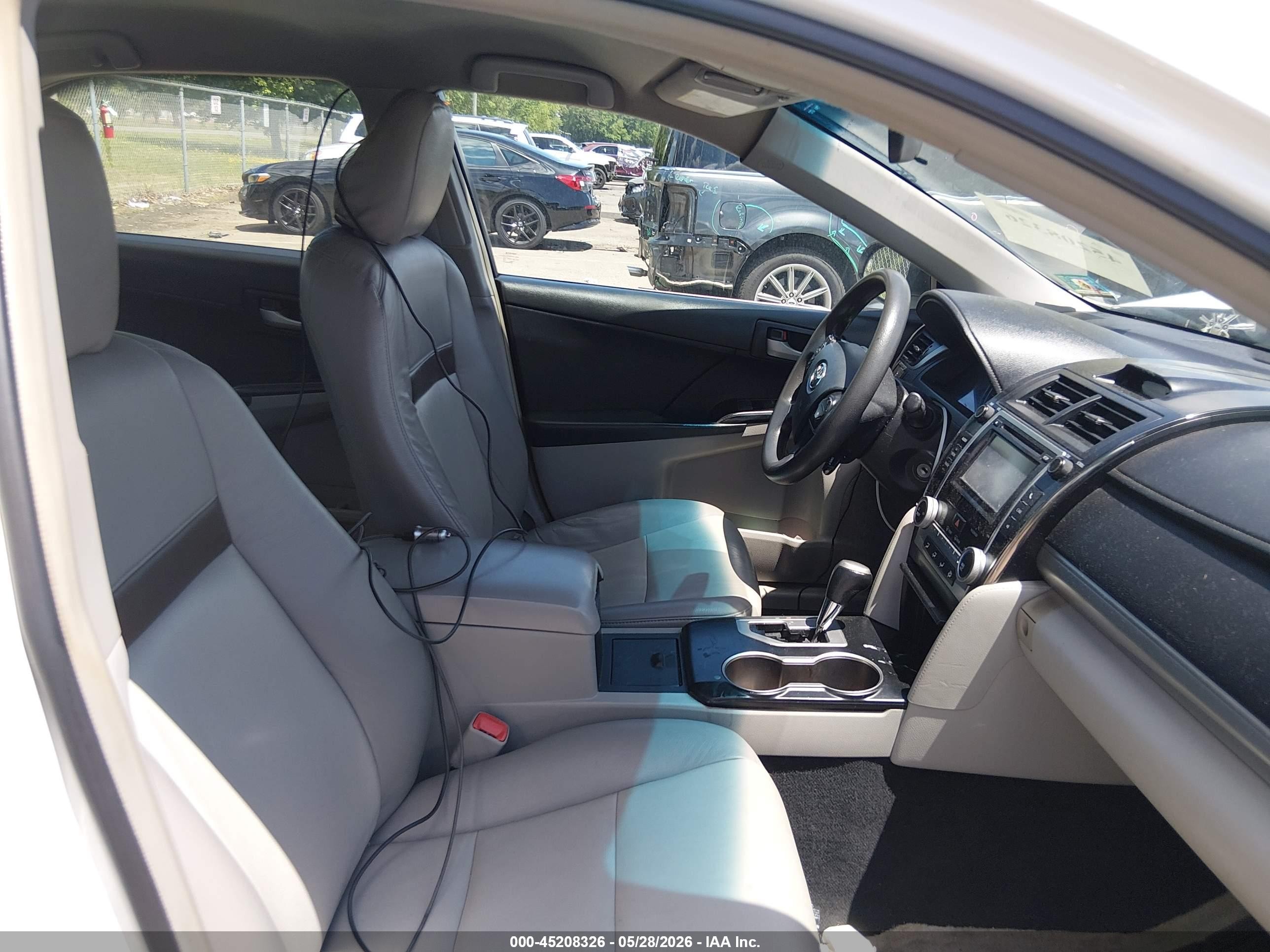 2012 Toyota Camry Le White vin: 4T1BF1FK3CU518764