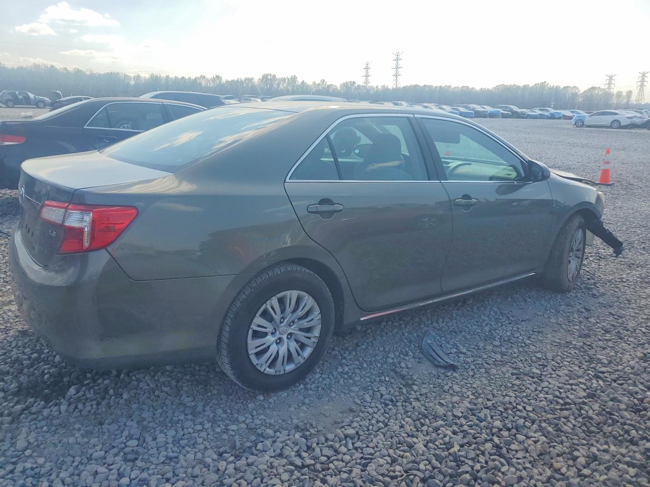 2012 Toyota Camry Le Gray vin: 4T1BF1FK3CU526086
