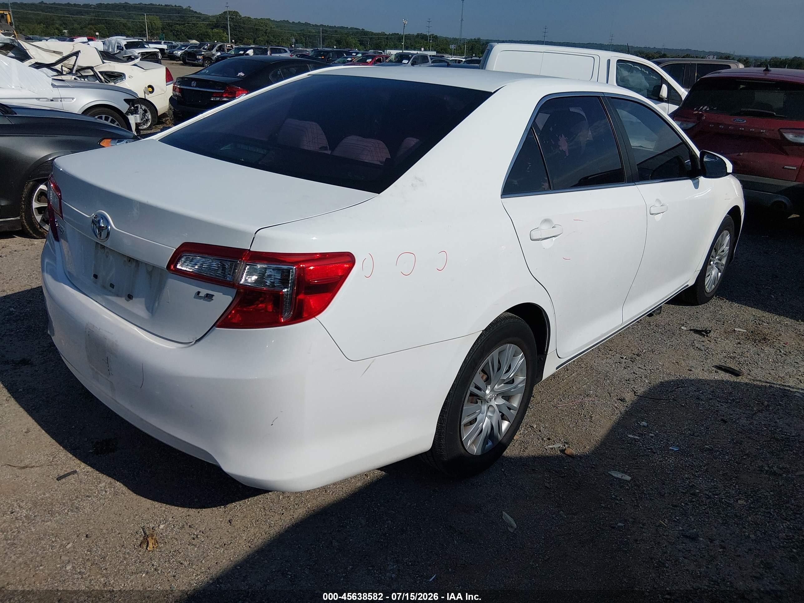 2013 Toyota Camry Le Белый vin: 4T1BF1FK3DU205893