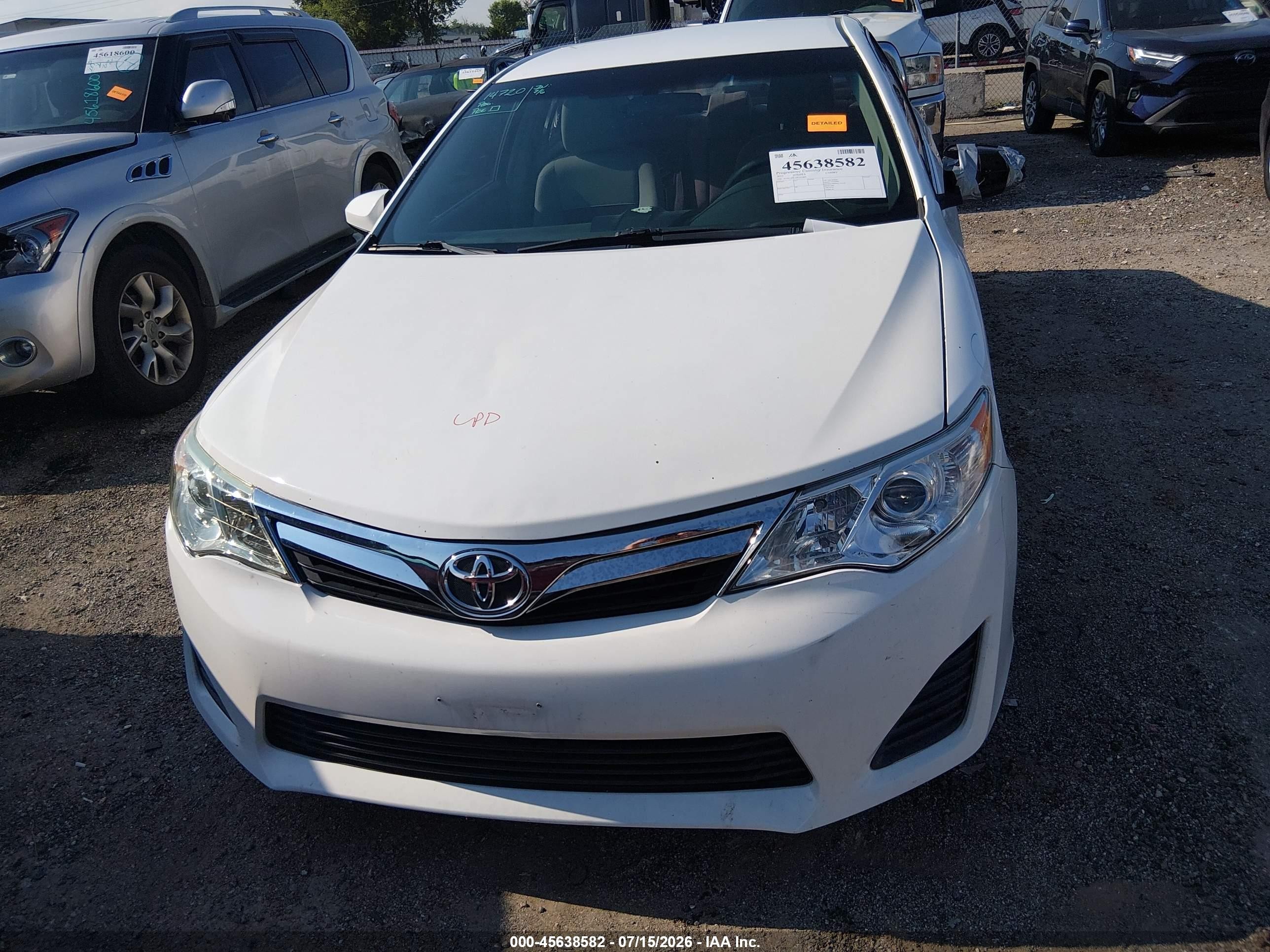2013 Toyota Camry Le Белый vin: 4T1BF1FK3DU205893