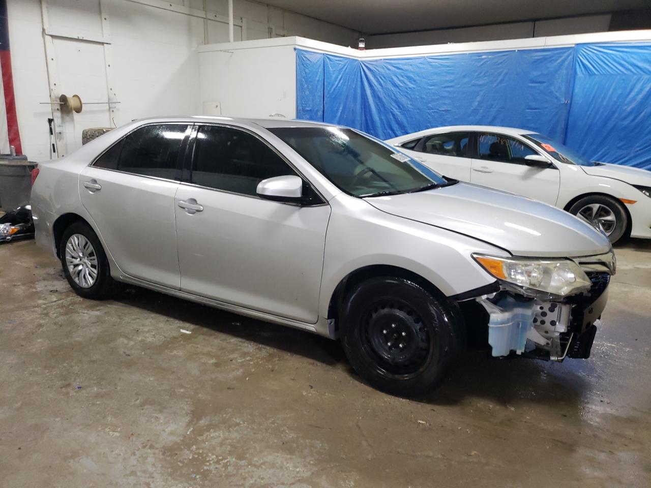 2013 Toyota Camry Le Серебряный vin: 4T1BF1FK3DU219177 Damage: Right Front Door, Dent(S) W/ Paint Dmg, 2 To 3 Inches