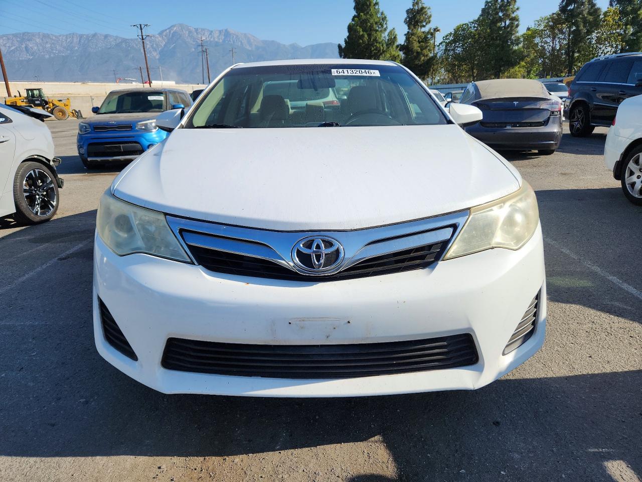 2013 Toyota Camry Le White vin: 4T1BF1FK3DU284143