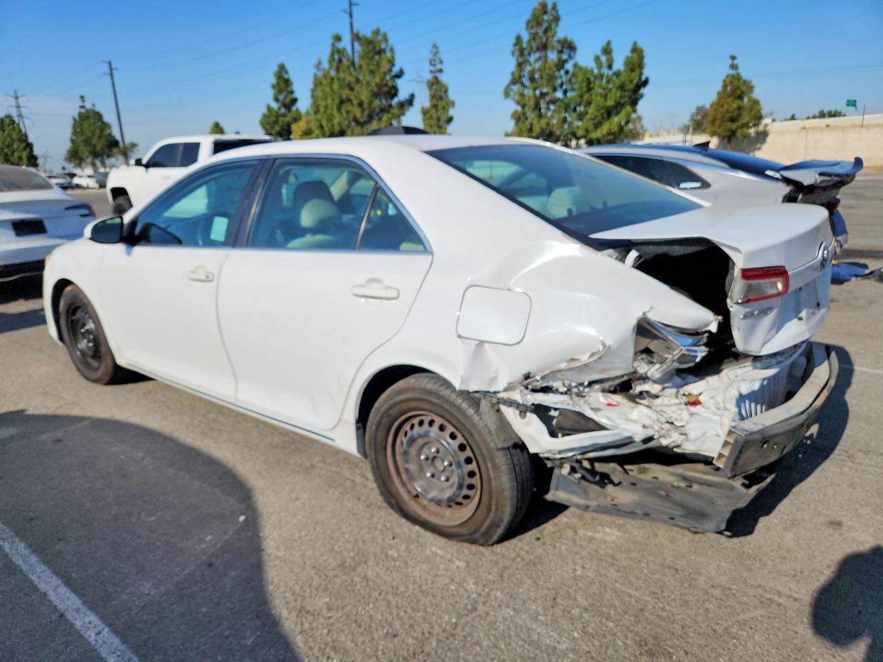 2013 Toyota Camry Le White vin: 4T1BF1FK3DU284143