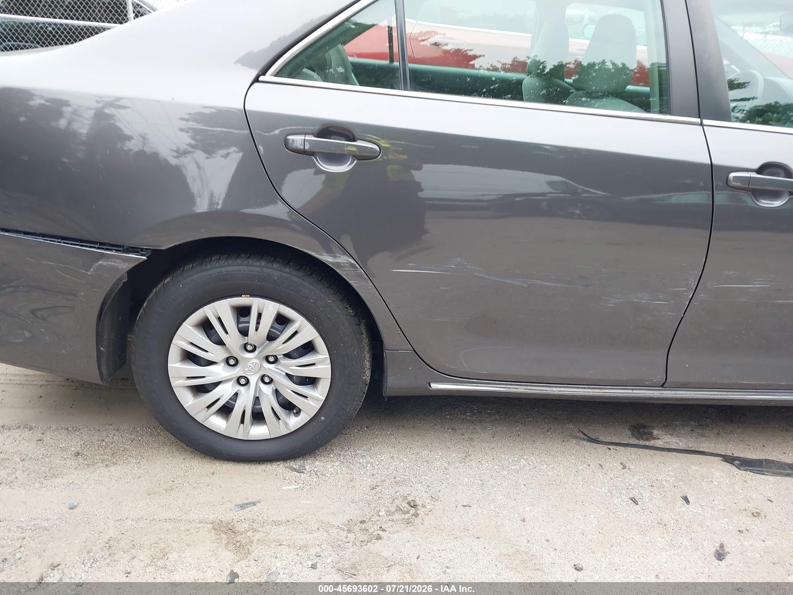 2013 Toyota Camry Le Серый vin: 4T1BF1FK3DU655589