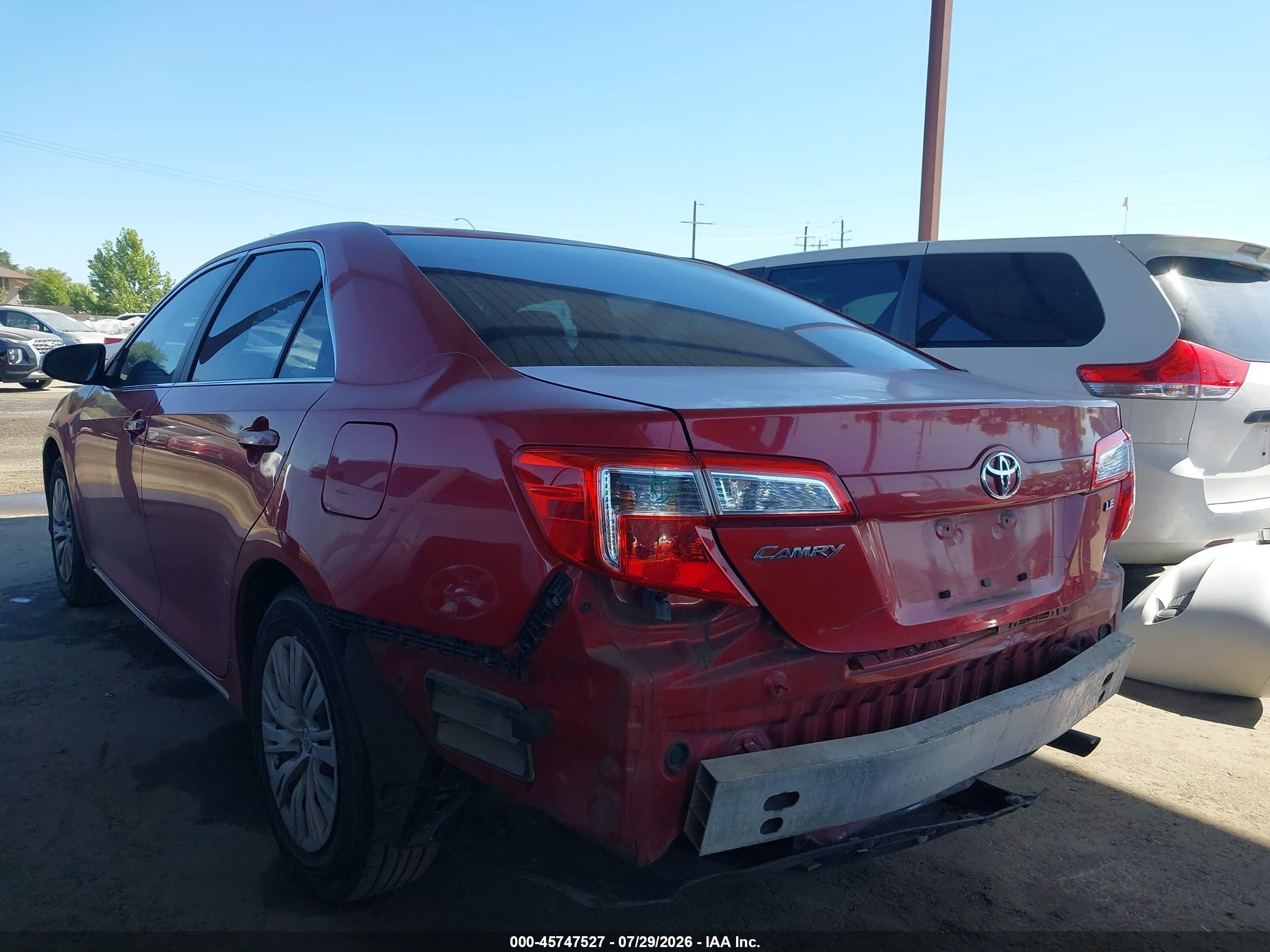 2013 Toyota Camry Le Red vin: 4T1BF1FK3DU670223