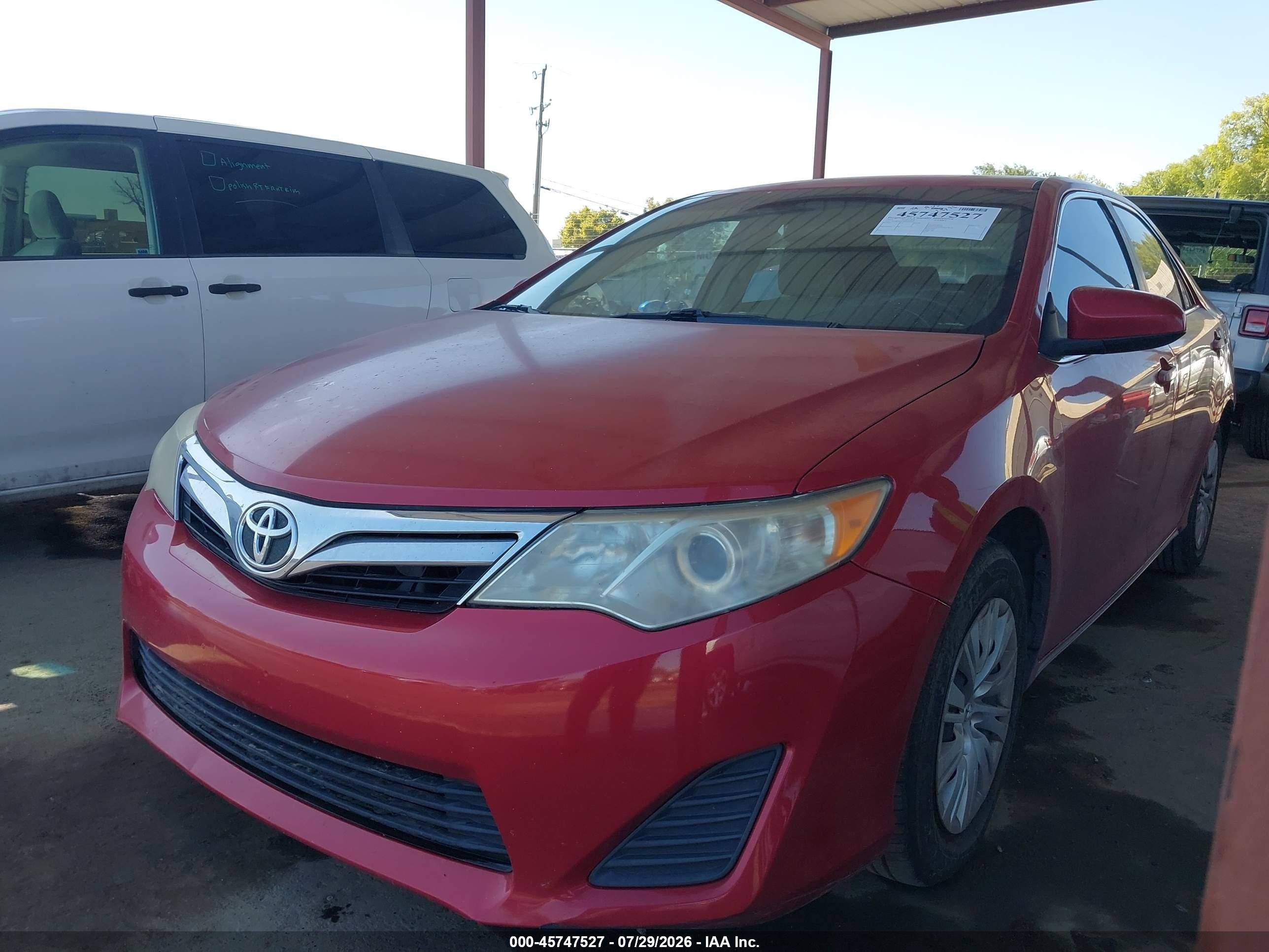 2013 Toyota Camry Le Red vin: 4T1BF1FK3DU670223