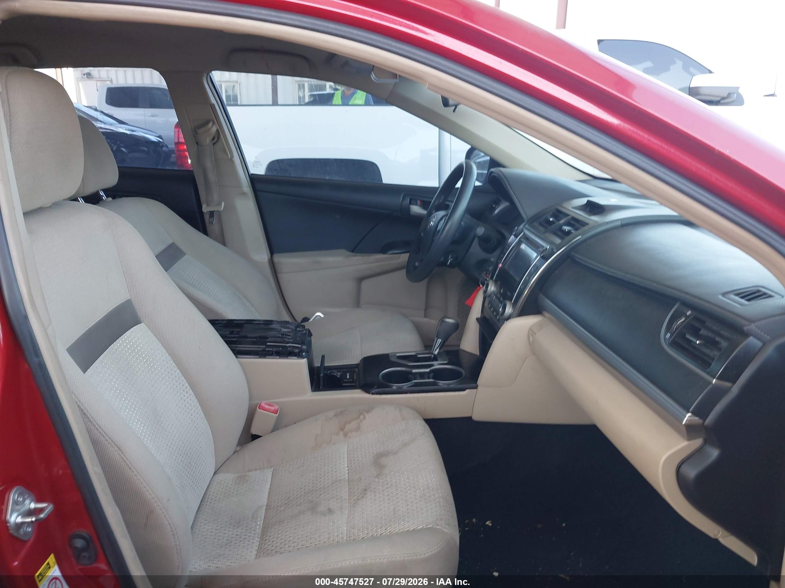 2013 Toyota Camry Le Red vin: 4T1BF1FK3DU670223