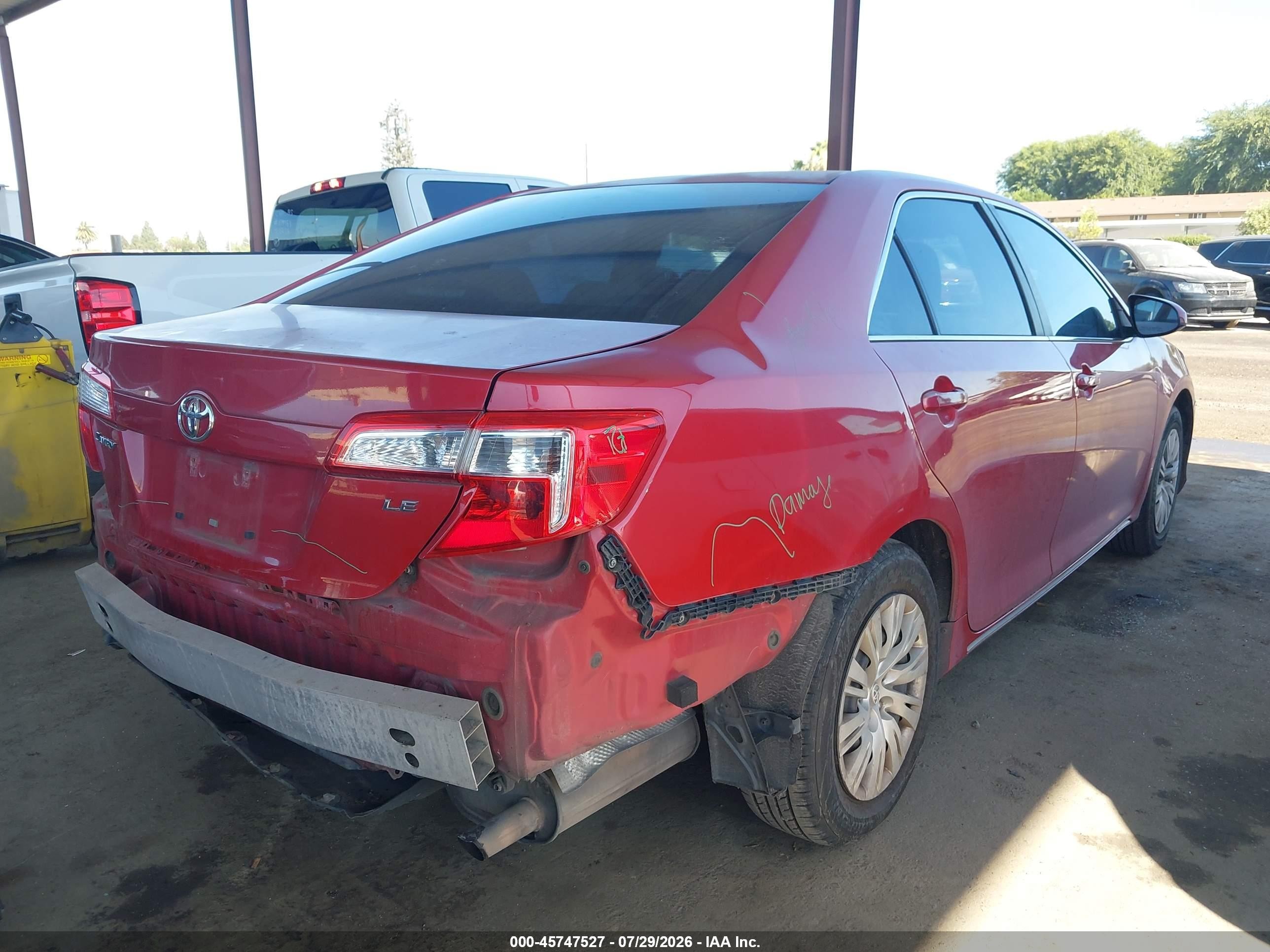 2013 Toyota Camry Le Red vin: 4T1BF1FK3DU670223
