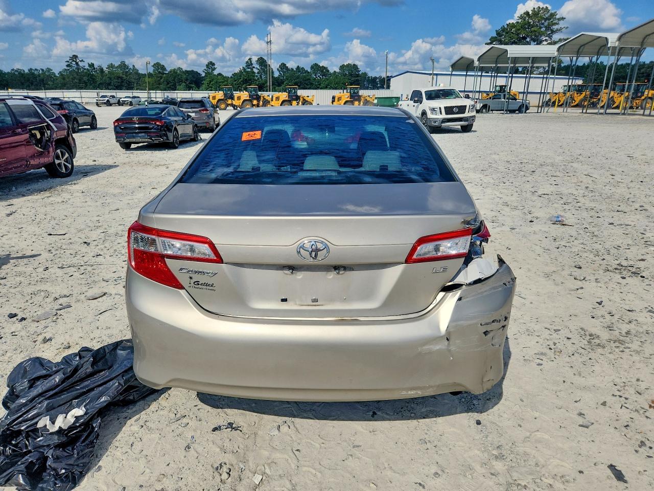 2013 Toyota Camry Le Beige vin: 4T1BF1FK3DU680668