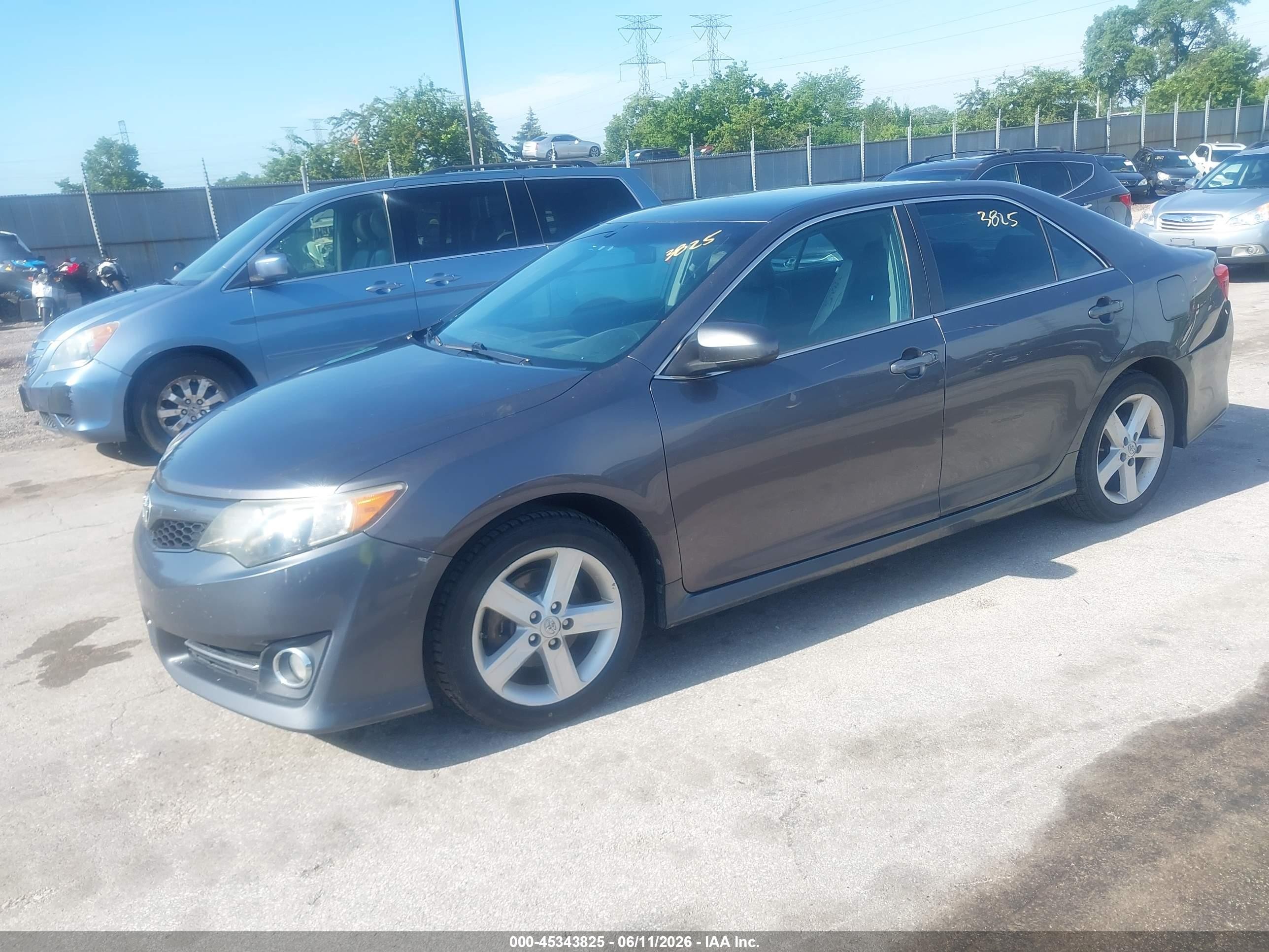 2013 Toyota Camry Se Серый vin: 4T1BF1FK3DU681707