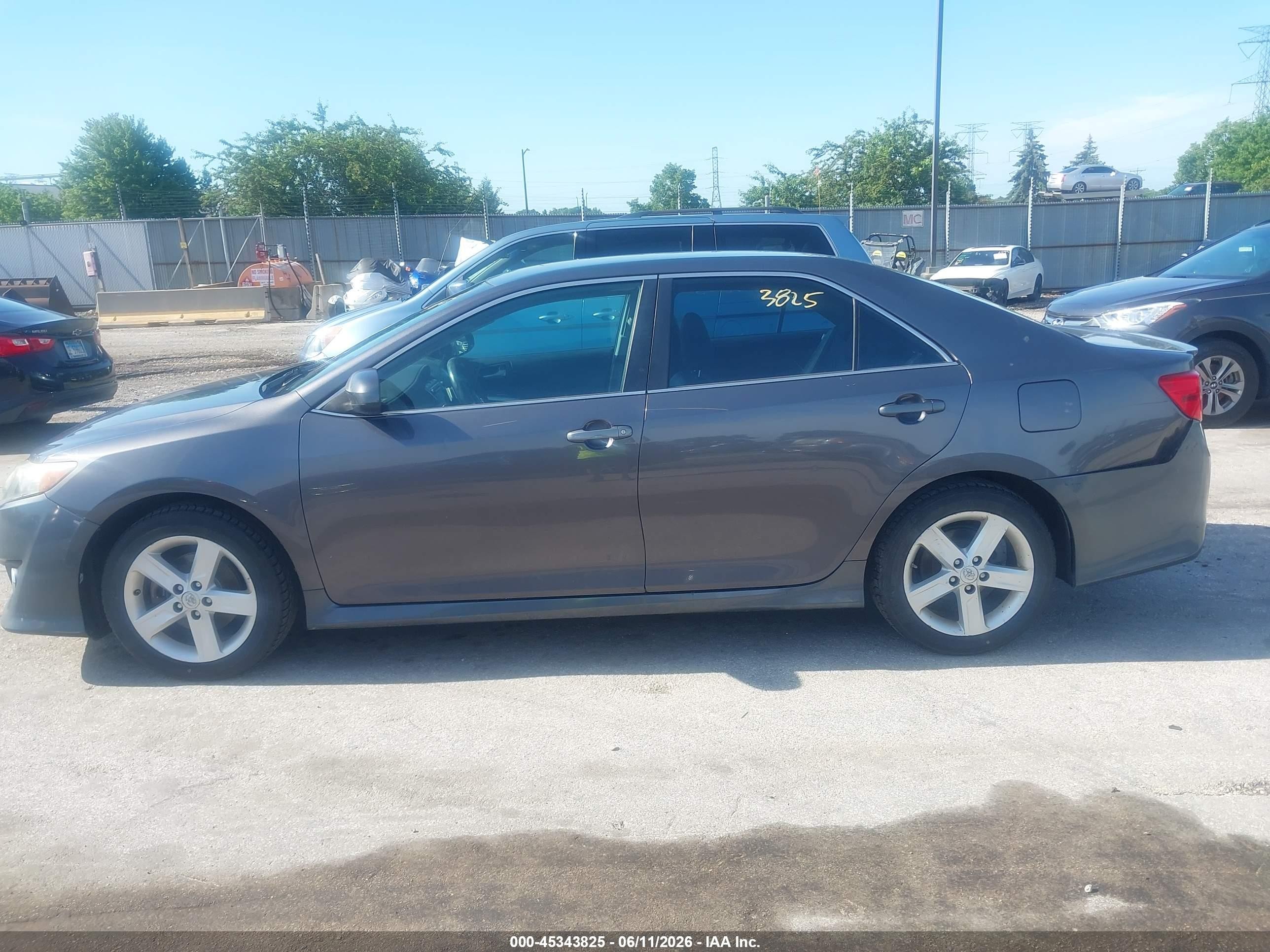 2013 Toyota Camry Se Серый vin: 4T1BF1FK3DU681707