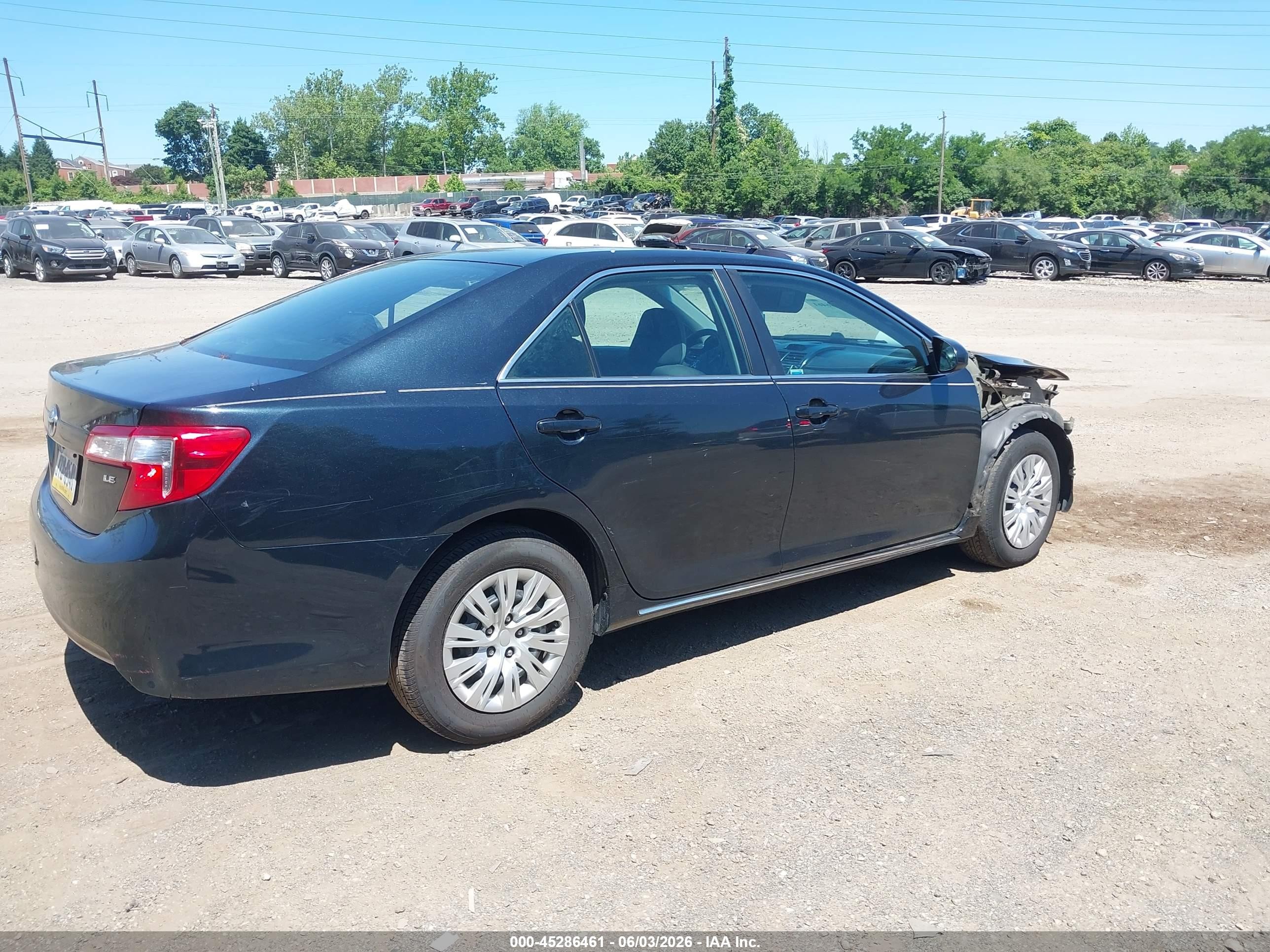 2014 Toyota Camry Le Blue vin: 4T1BF1FK3EU314906