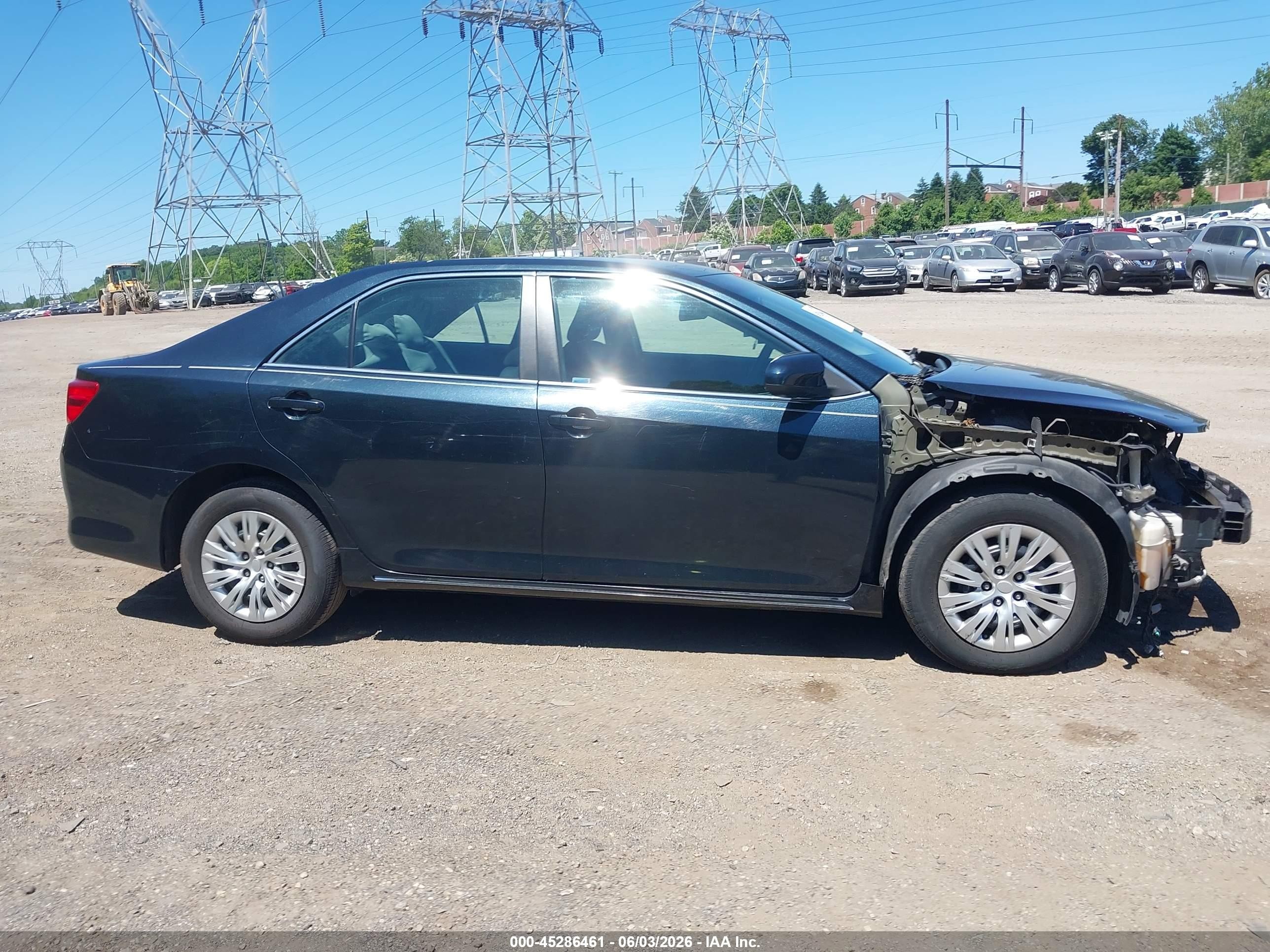 2014 Toyota Camry Le Blue vin: 4T1BF1FK3EU314906