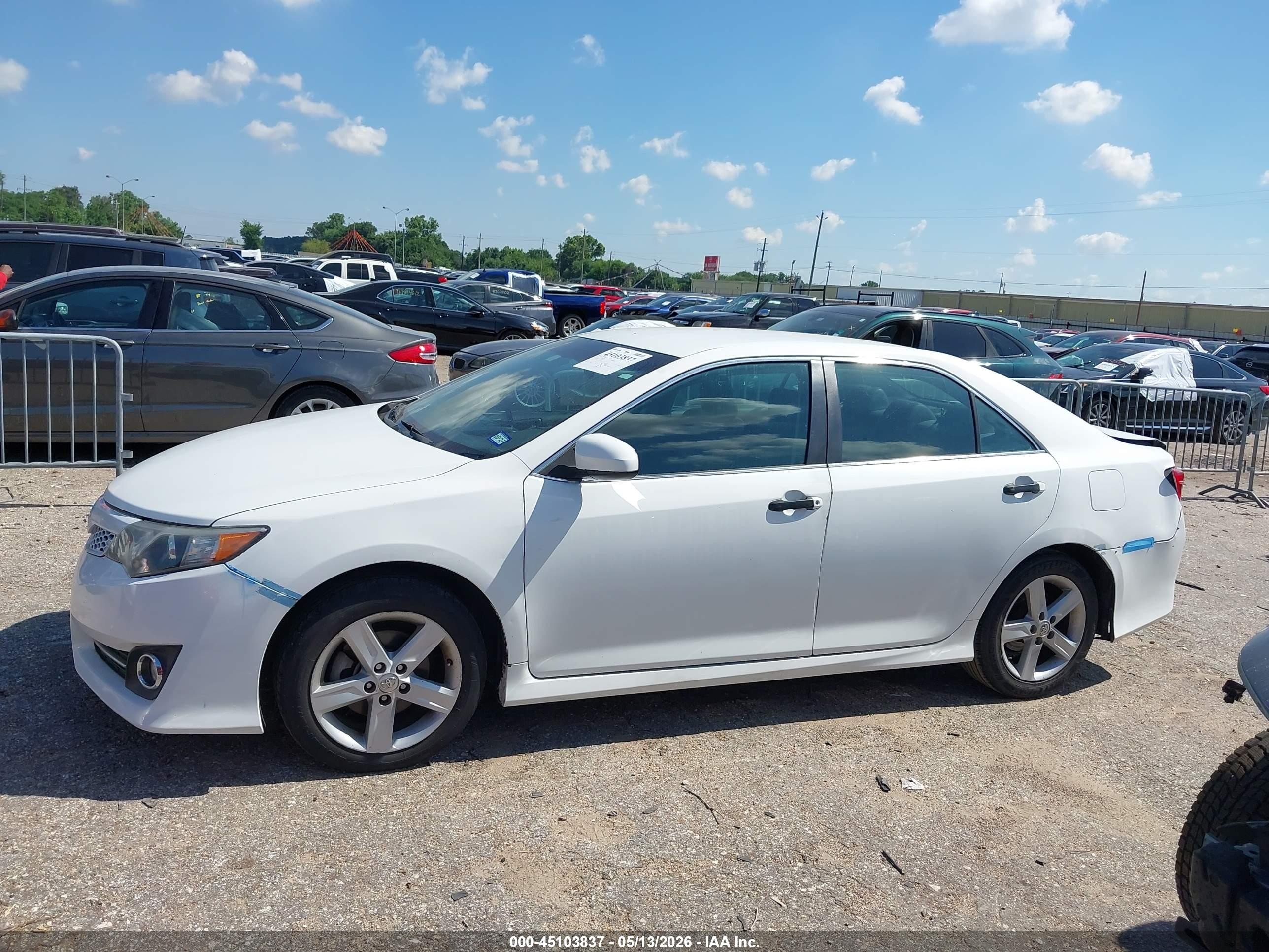 2014 Toyota Camry Se Белый vin: 4T1BF1FK3EU315103