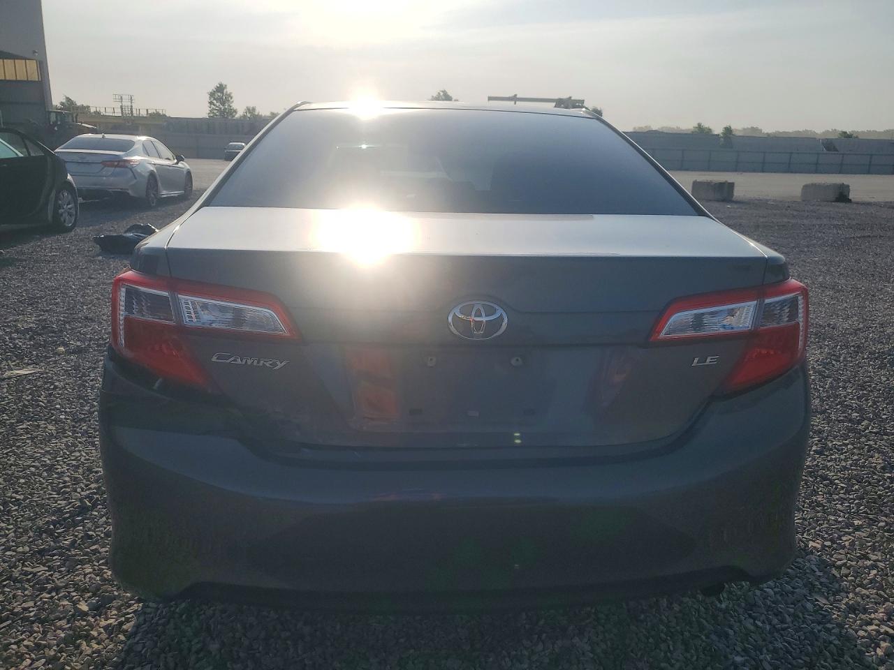 2014 Toyota Camry Le Gray vin: 4T1BF1FK3EU321726