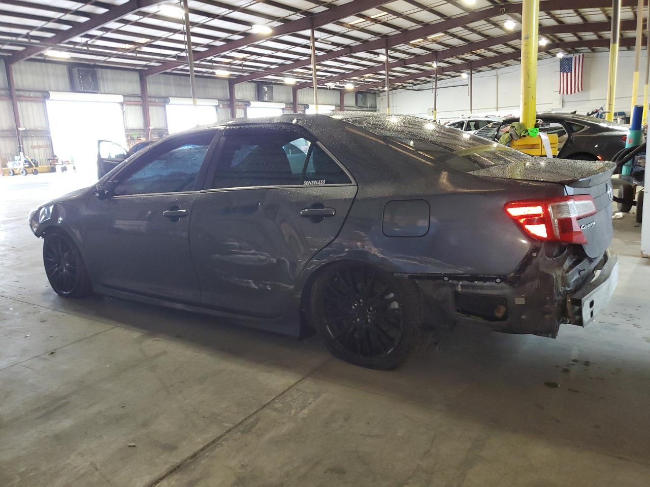 2014 Toyota Camry Se Серый vin: 4T1BF1FK3EU323654 Damage: Left Qtr Panel, Dent(S) W/ Paint Dmg, > 12 Inches