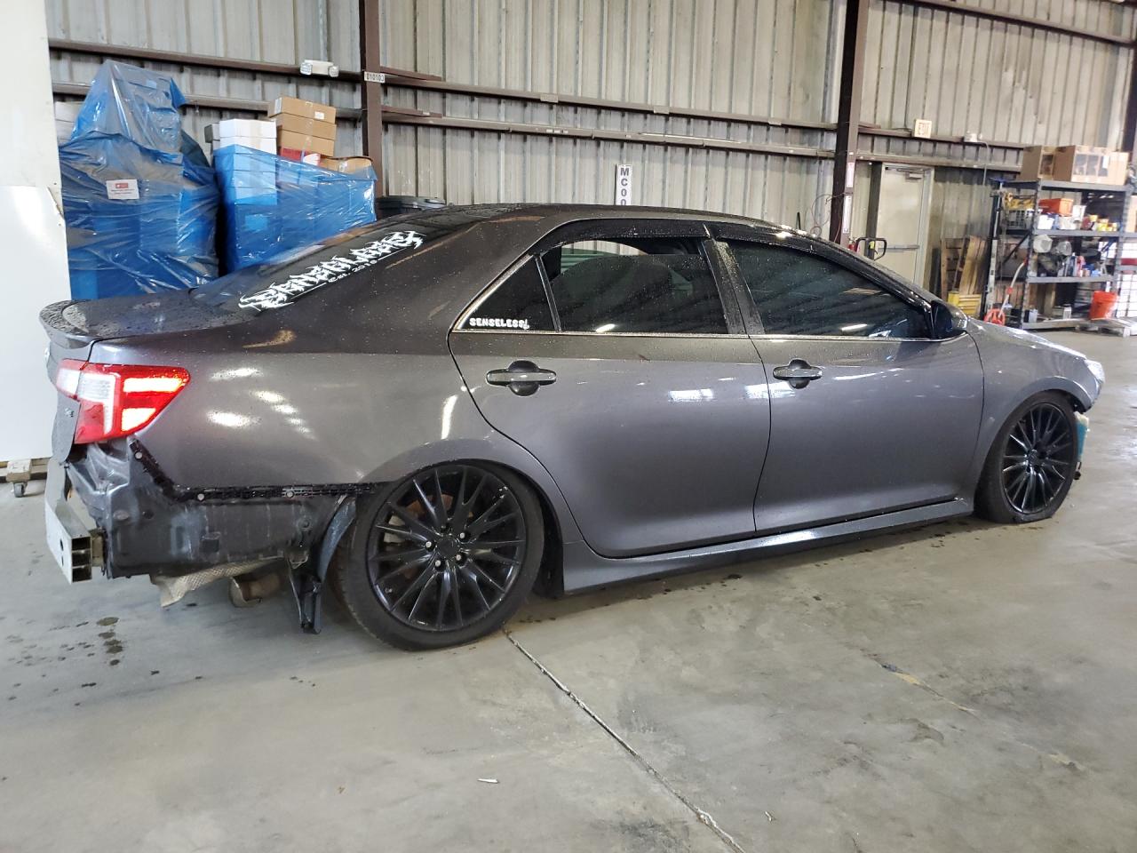 2014 Toyota Camry Se Серый vin: 4T1BF1FK3EU323654 Damage: Right Rear Door, Heavy Scratch, 1/2 To 1 Inch