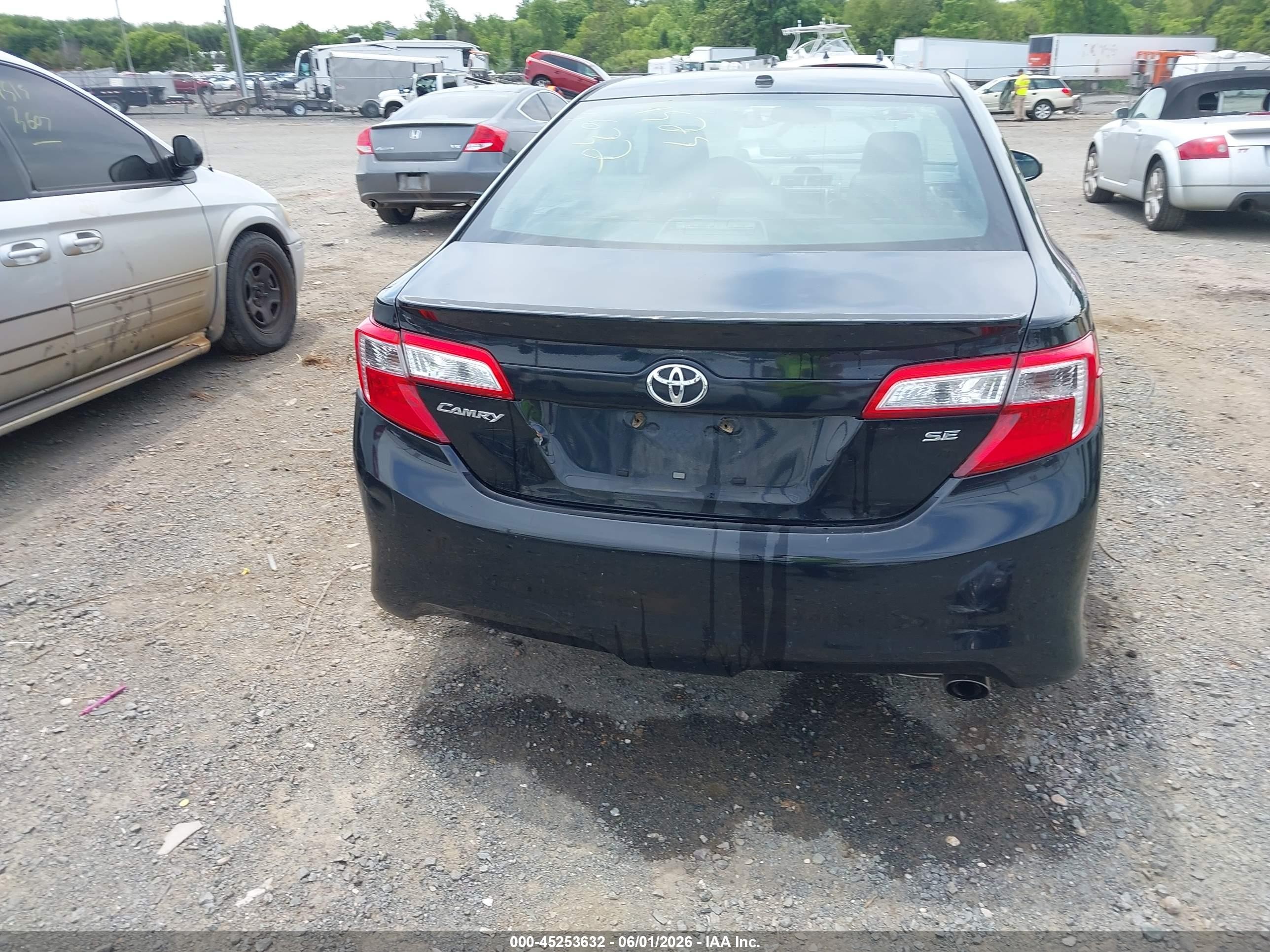 2014 Toyota Camry Se Black vin: 4T1BF1FK3EU334444