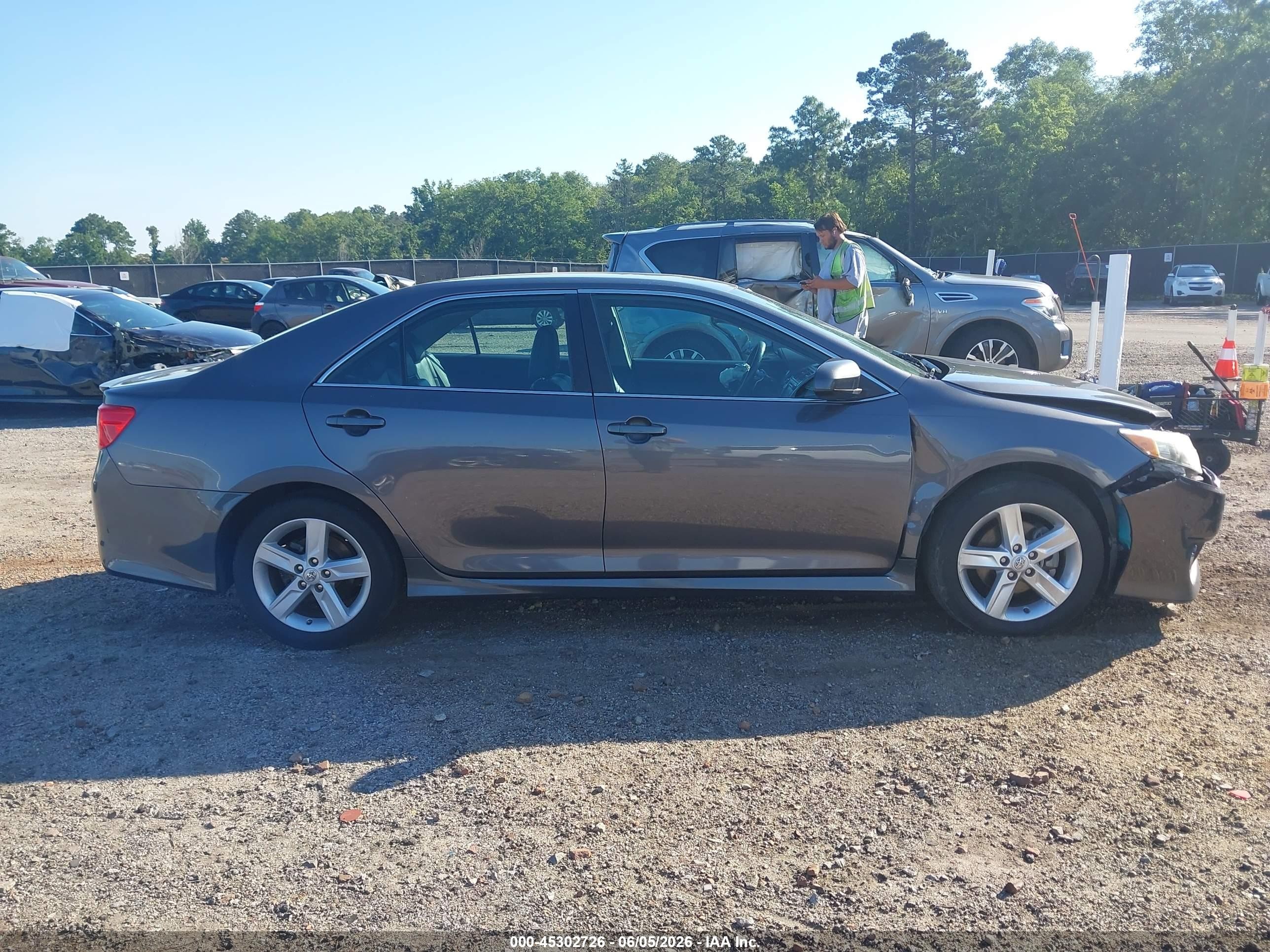 2014 Toyota Camry L/se/le/xle Gray vin: 4T1BF1FK3EU339479