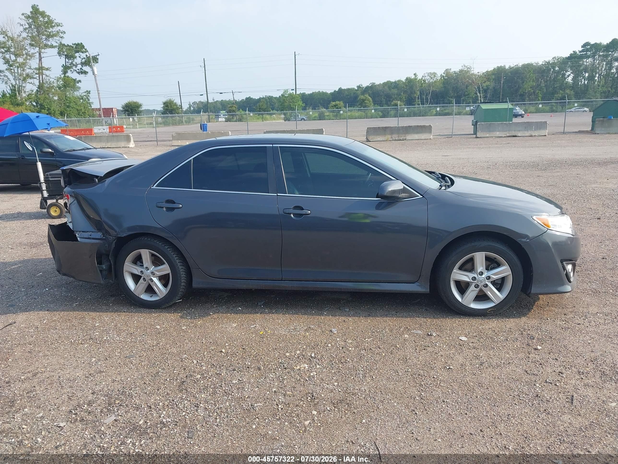 2014 Toyota Camry Se Серый vin: 4T1BF1FK3EU343466