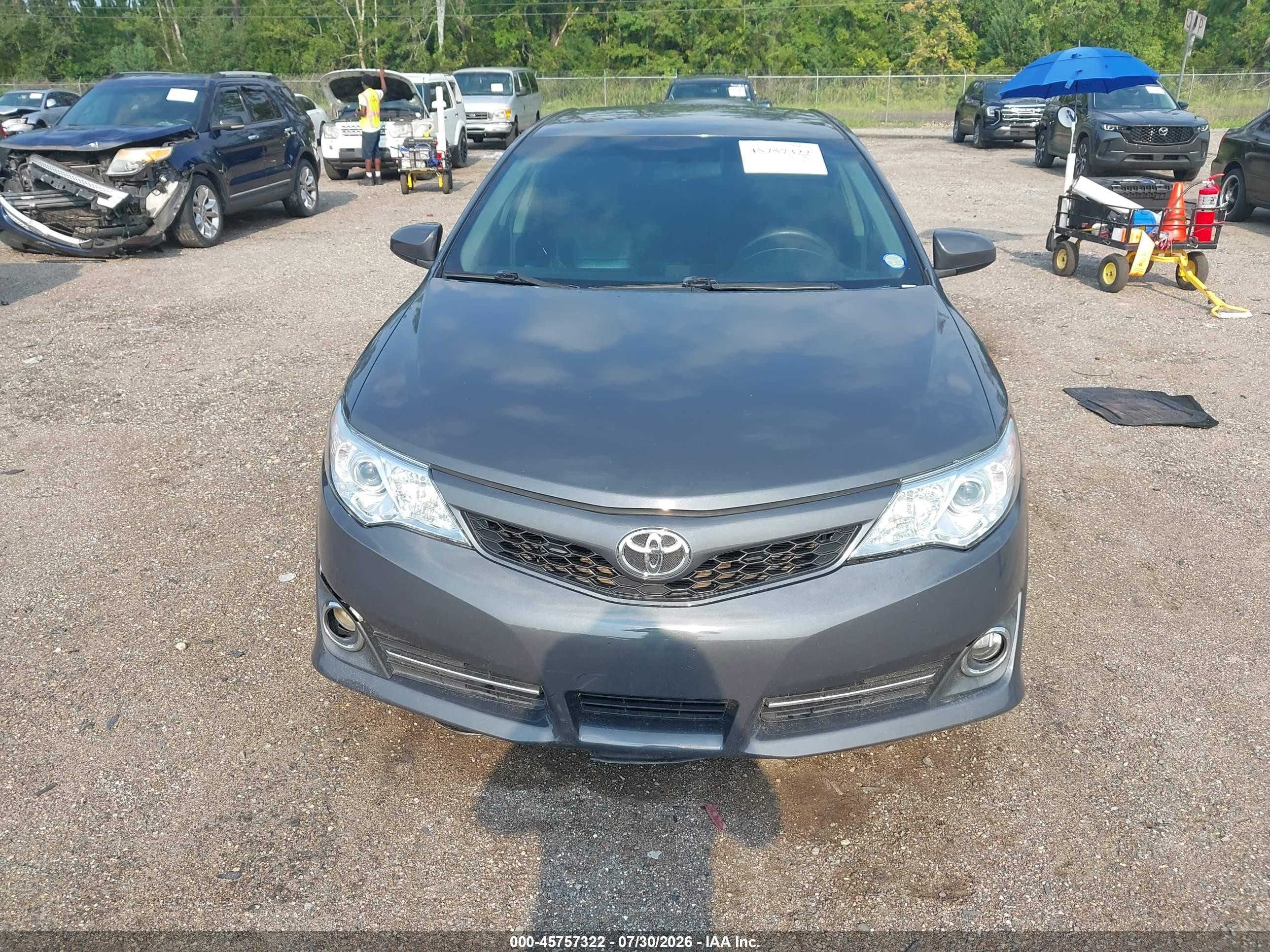 2014 Toyota Camry Se Серый vin: 4T1BF1FK3EU343466