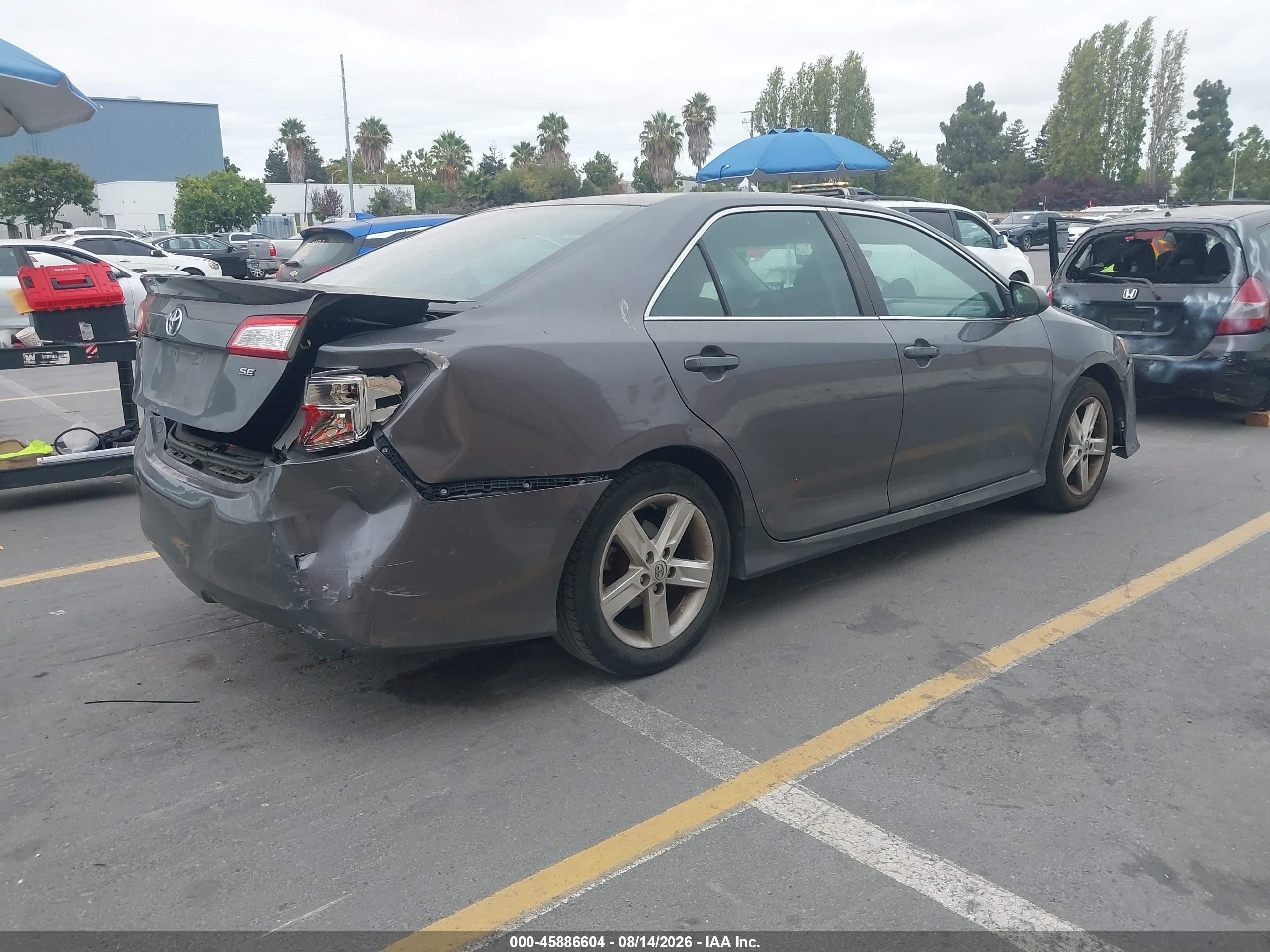 2014 Toyota Camry Se Gray vin: 4T1BF1FK3EU366360
