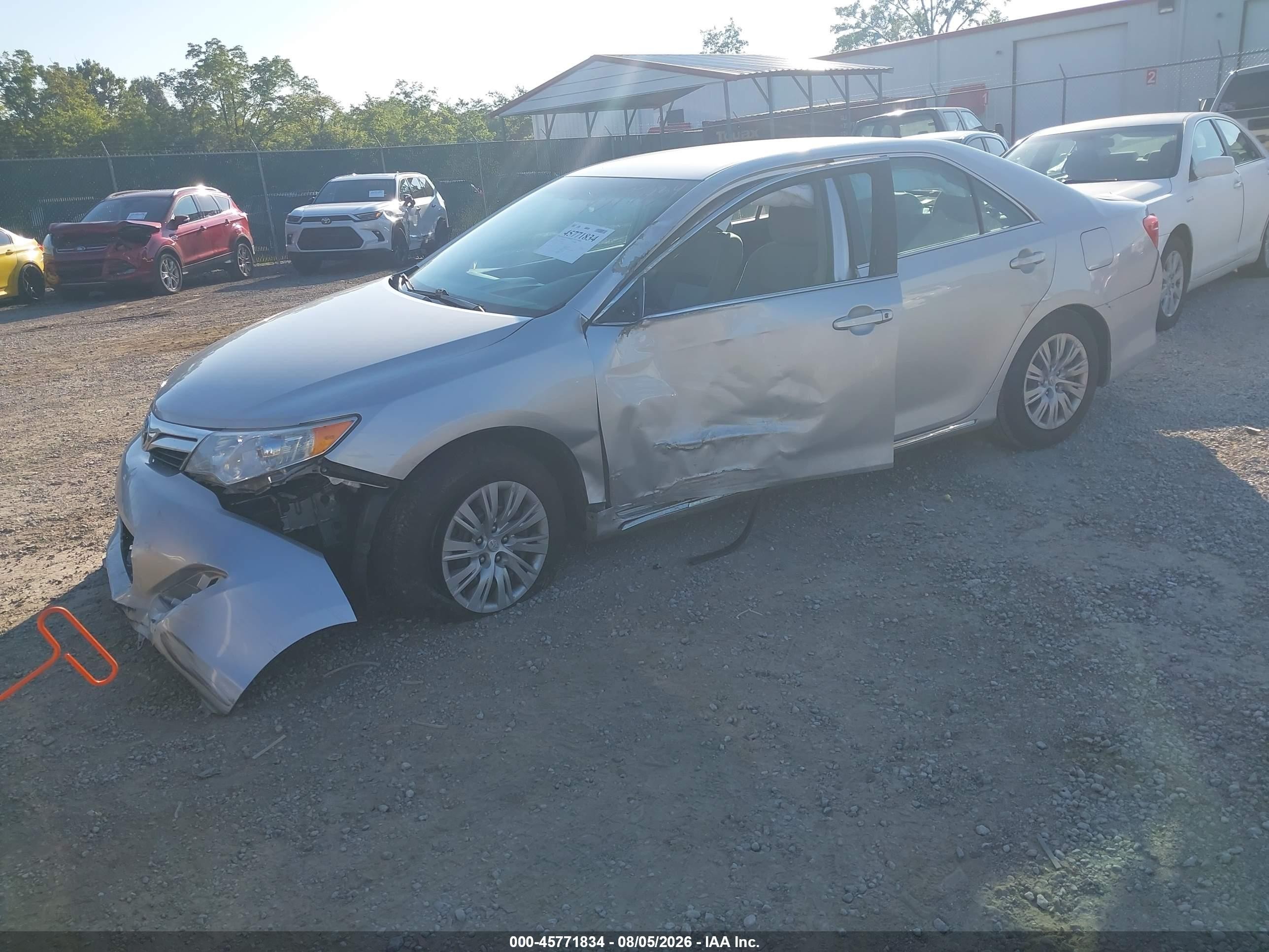 2014 Toyota Camry Le Silver vin: 4T1BF1FK3EU381344