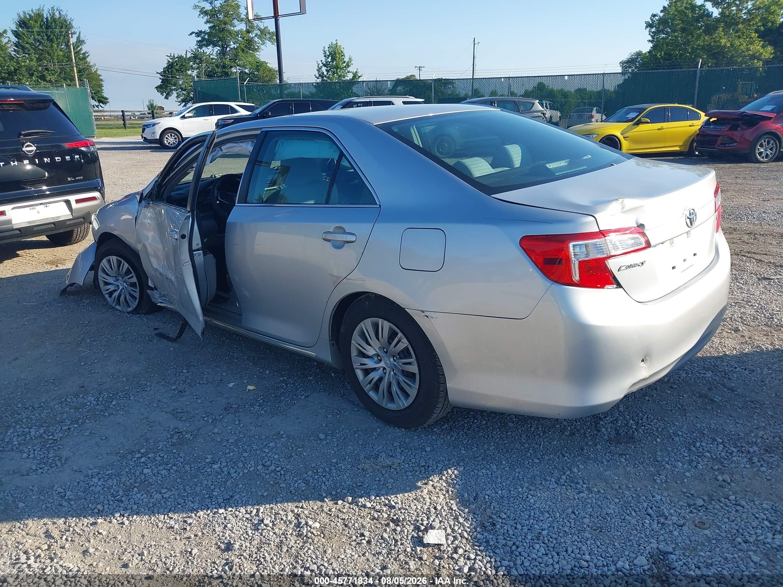 2014 Toyota Camry Le Silver vin: 4T1BF1FK3EU381344