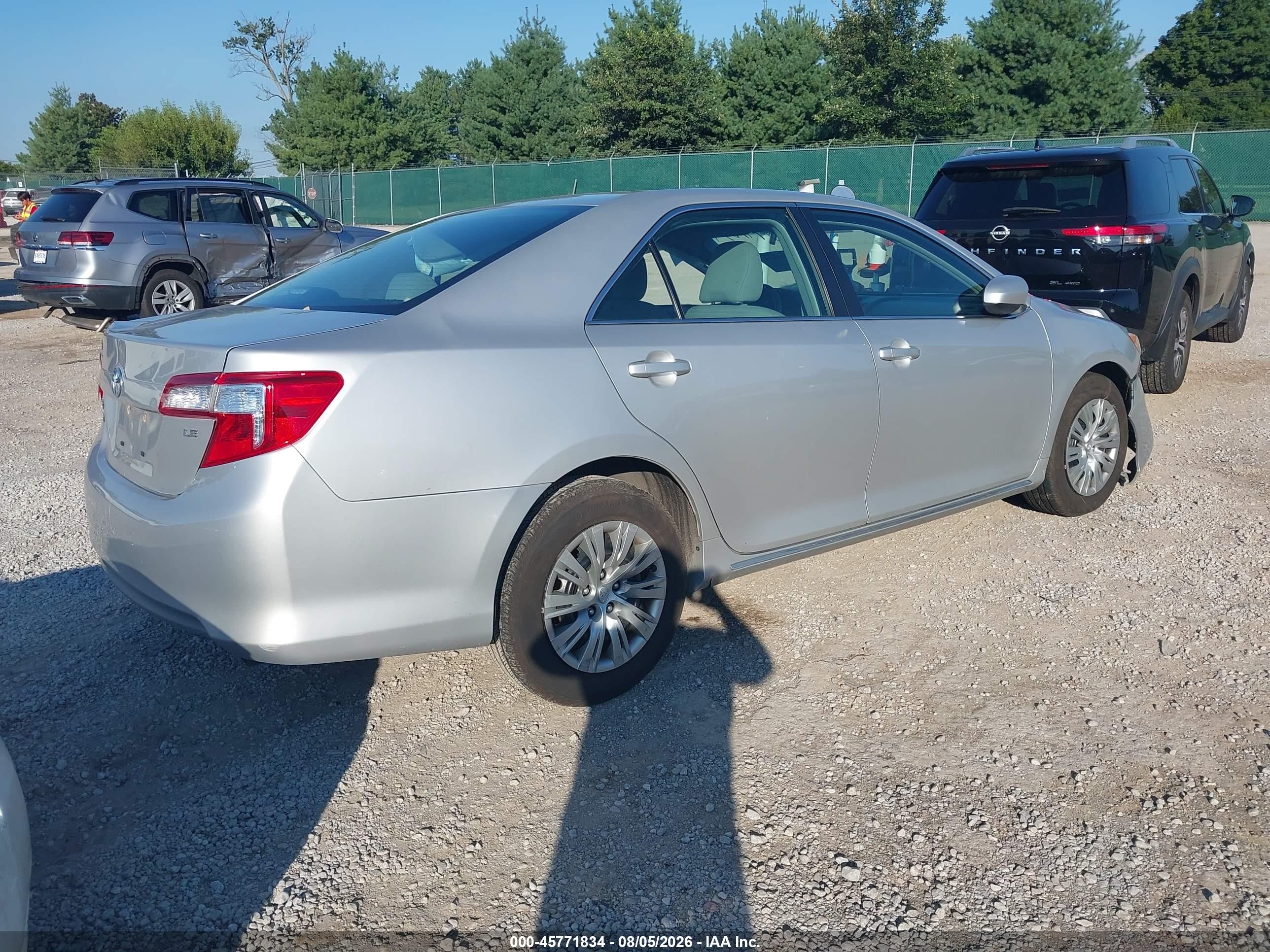 2014 Toyota Camry Le Silver vin: 4T1BF1FK3EU381344