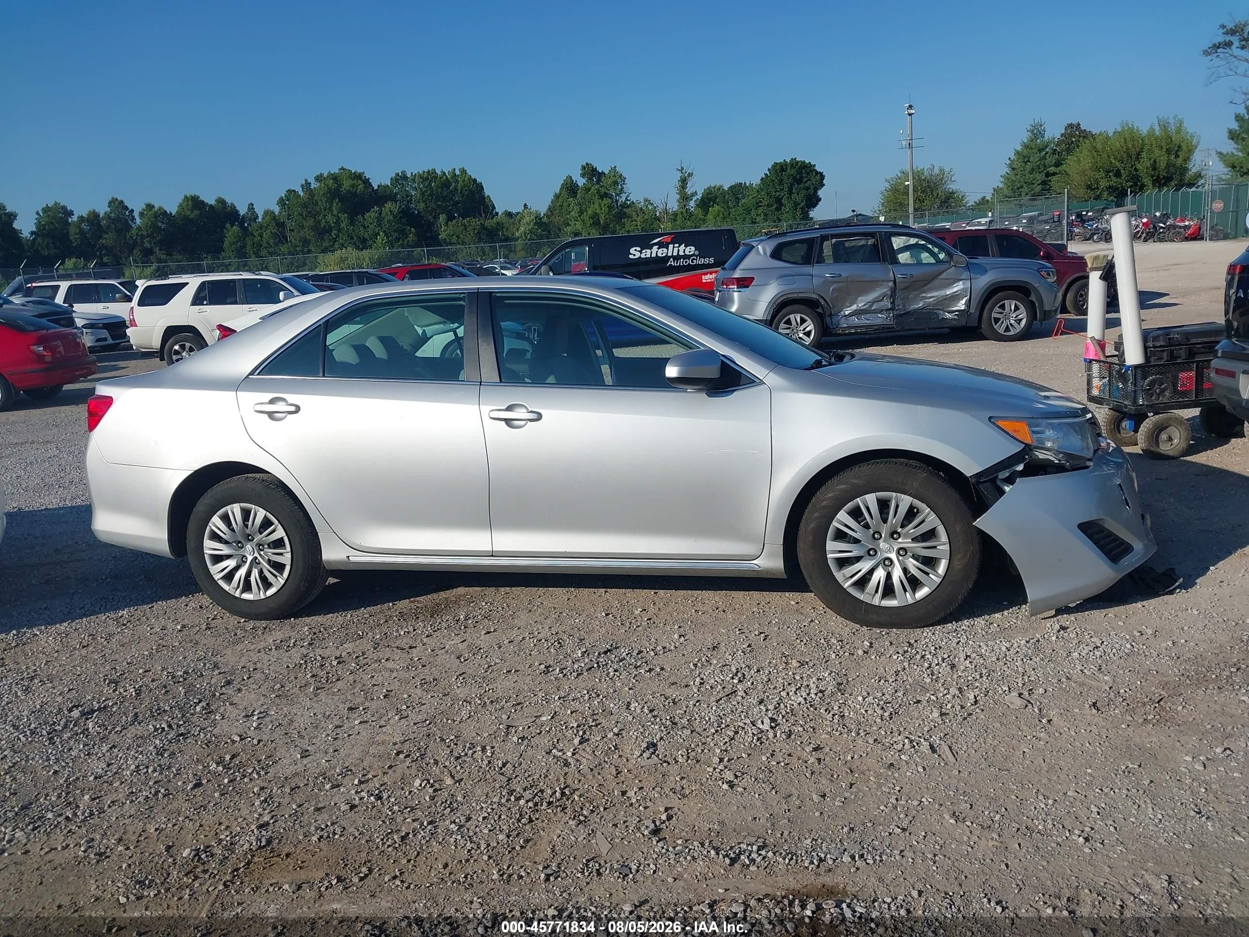 2014 Toyota Camry Le Silver vin: 4T1BF1FK3EU381344