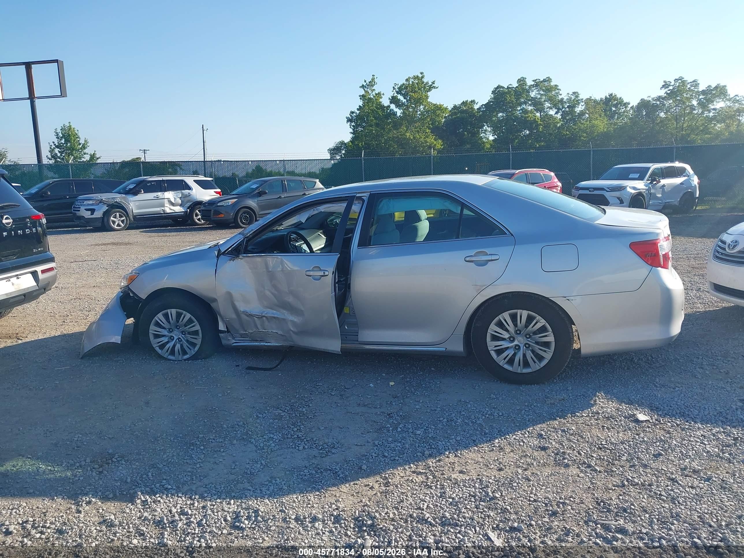 2014 Toyota Camry Le Silver vin: 4T1BF1FK3EU381344