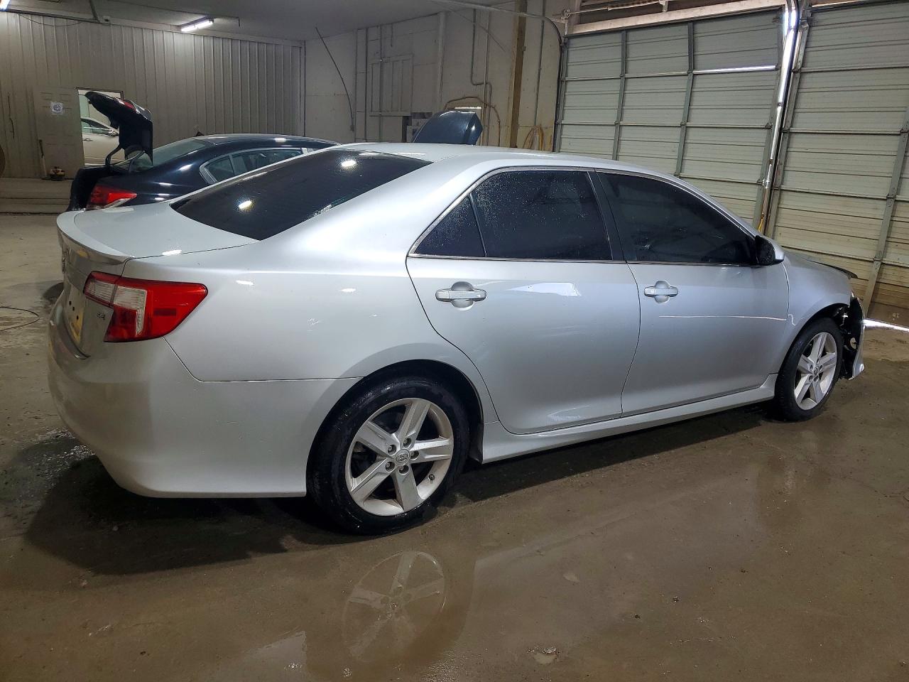 2014 Toyota Camry Se Silver vin: 4T1BF1FK3EU395812