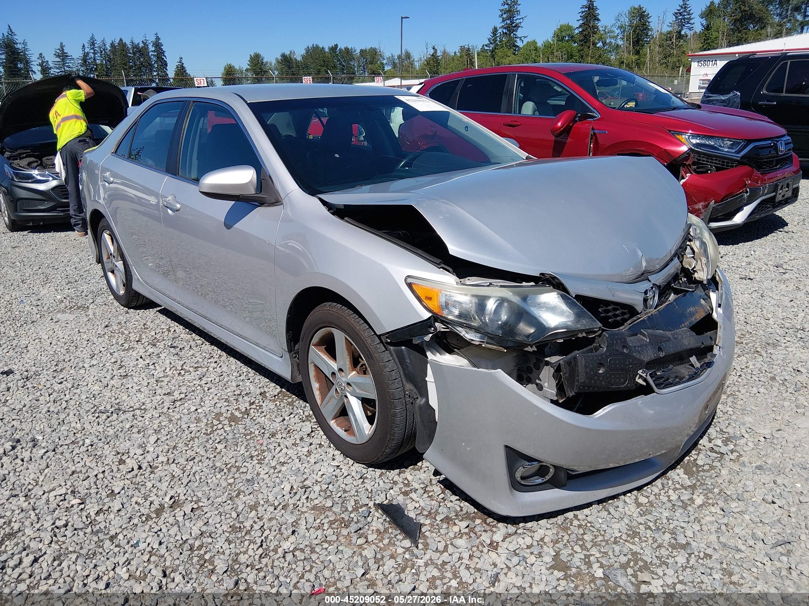 2014 Toyota Camry Se Silver vin: 4T1BF1FK3EU397558
