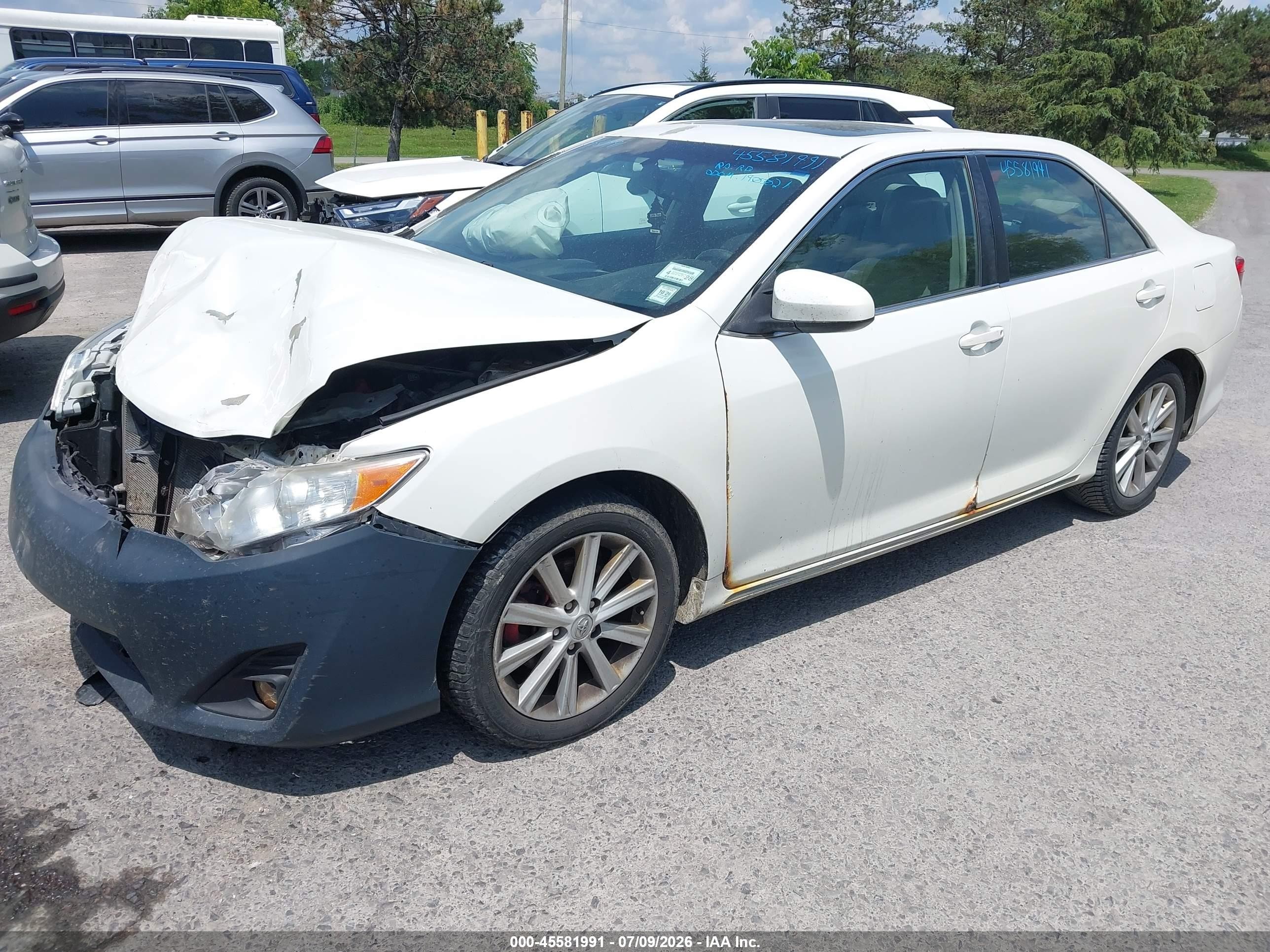 2014 Toyota Camry Xle White vin: 4T1BF1FK3EU401530
