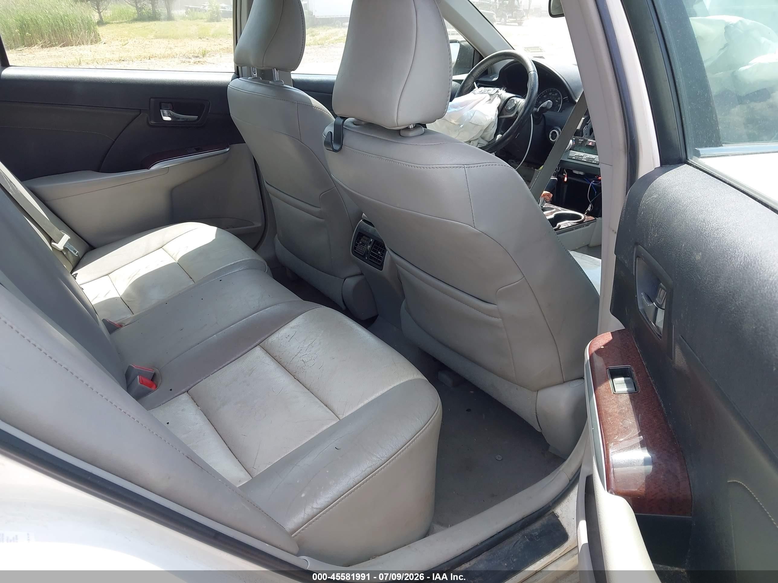 2014 Toyota Camry Xle White vin: 4T1BF1FK3EU401530