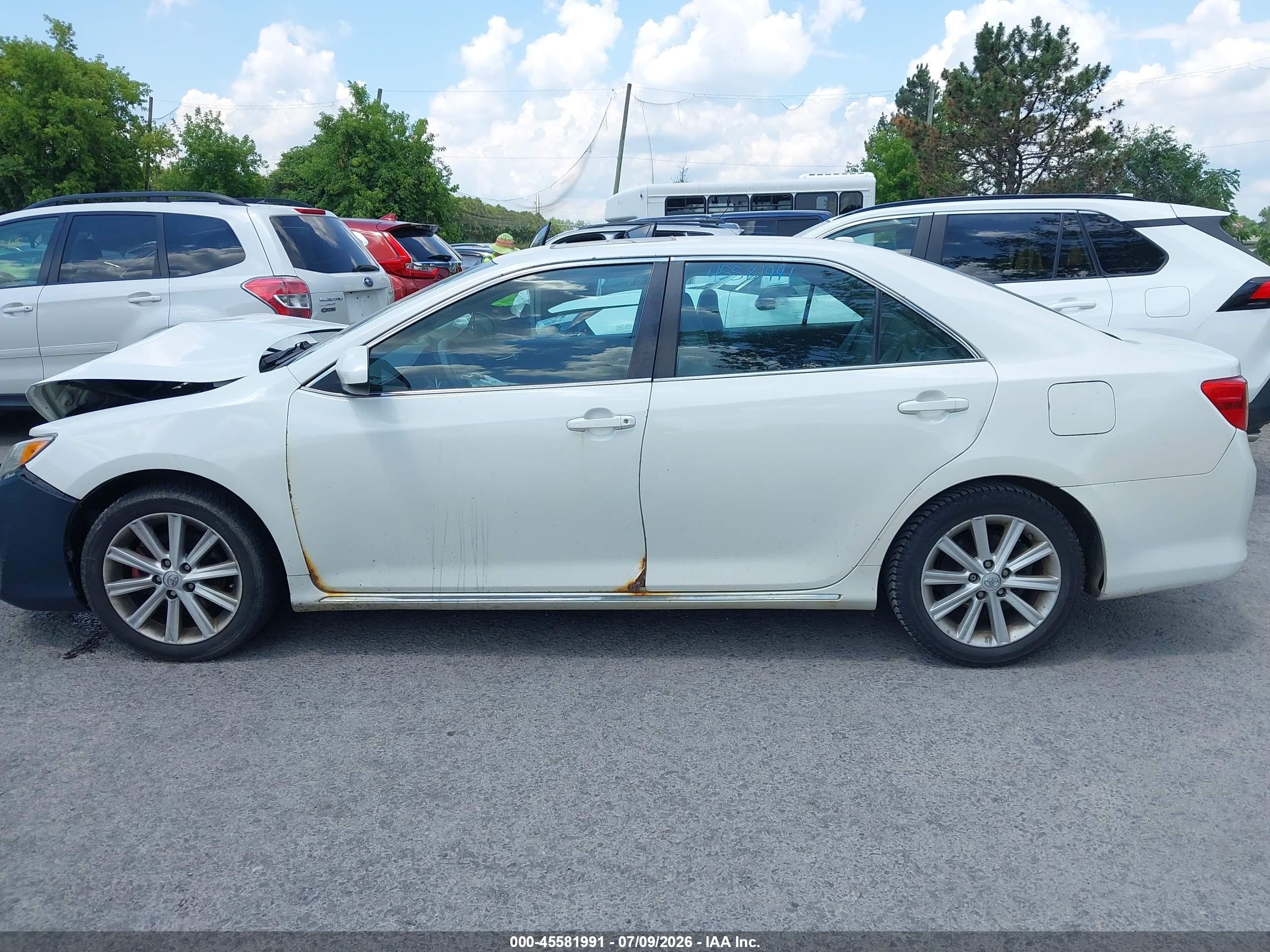 2014 Toyota Camry Xle White vin: 4T1BF1FK3EU401530